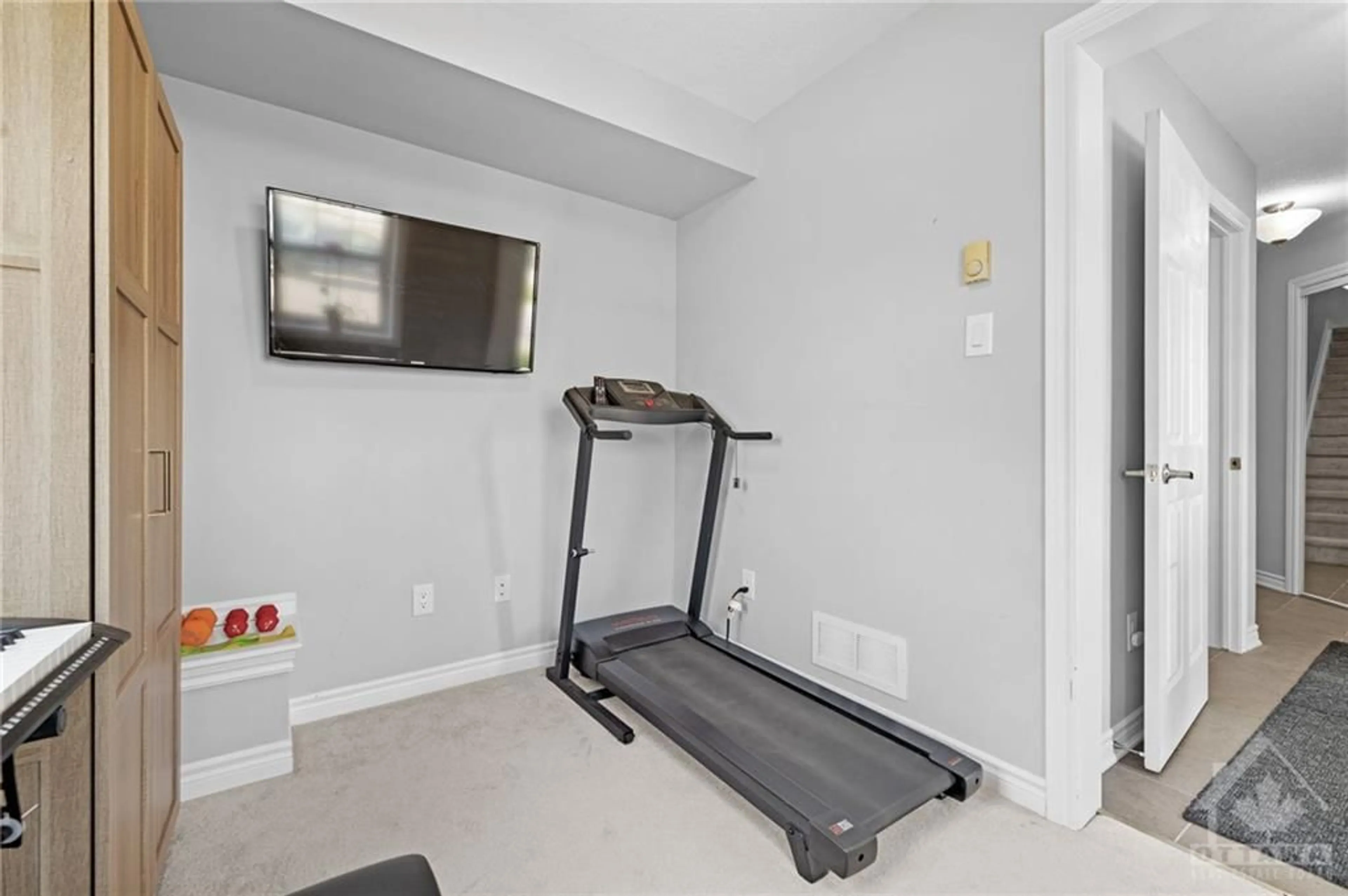 Gym or fitness room for 500 SNOW GOOSE St, Ottawa Ontario K2J 5Y8