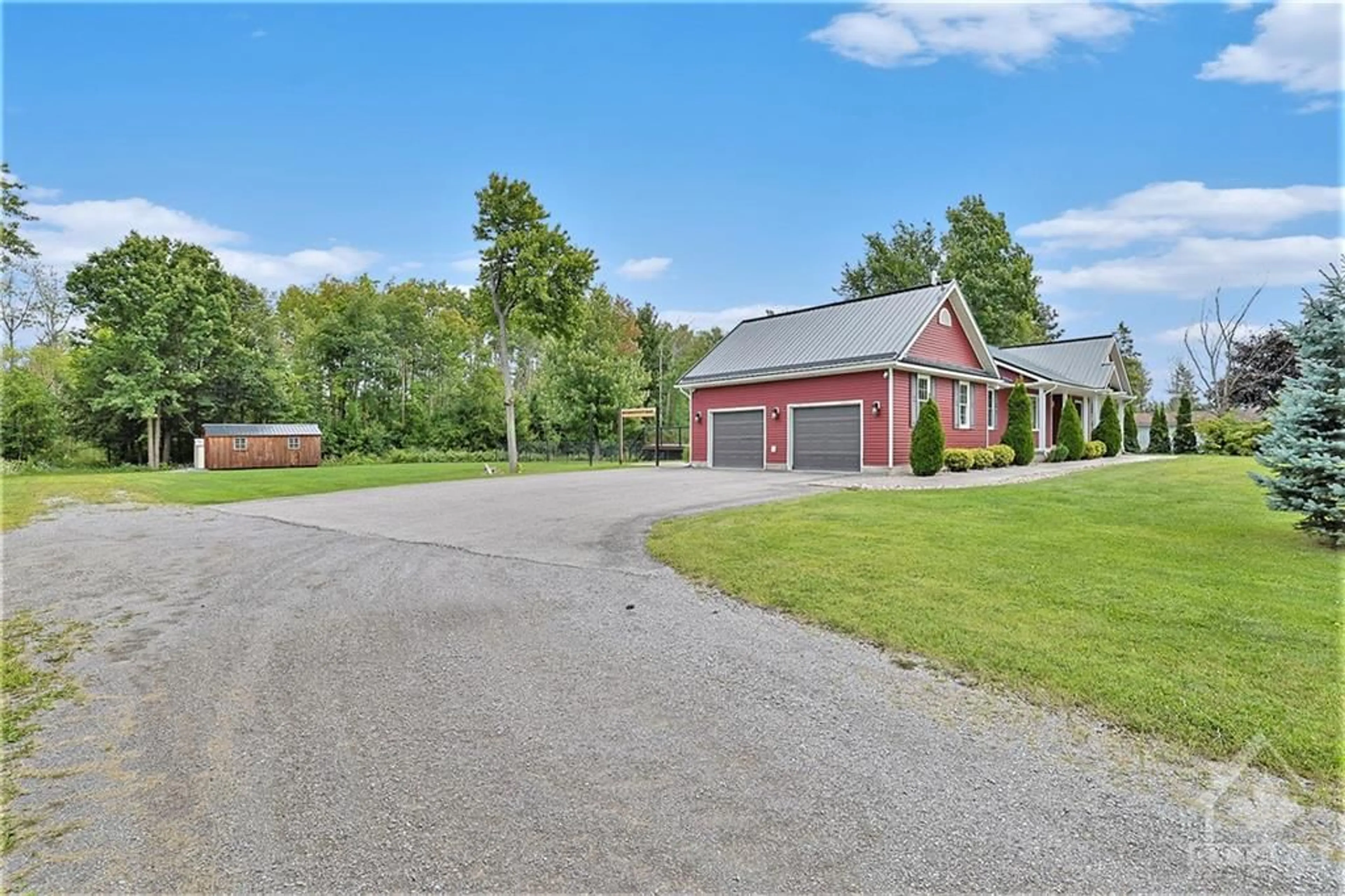 Indoor garage, wood floors for 450 BIG HORN Way, Arnprior Ontario K7S 3G7