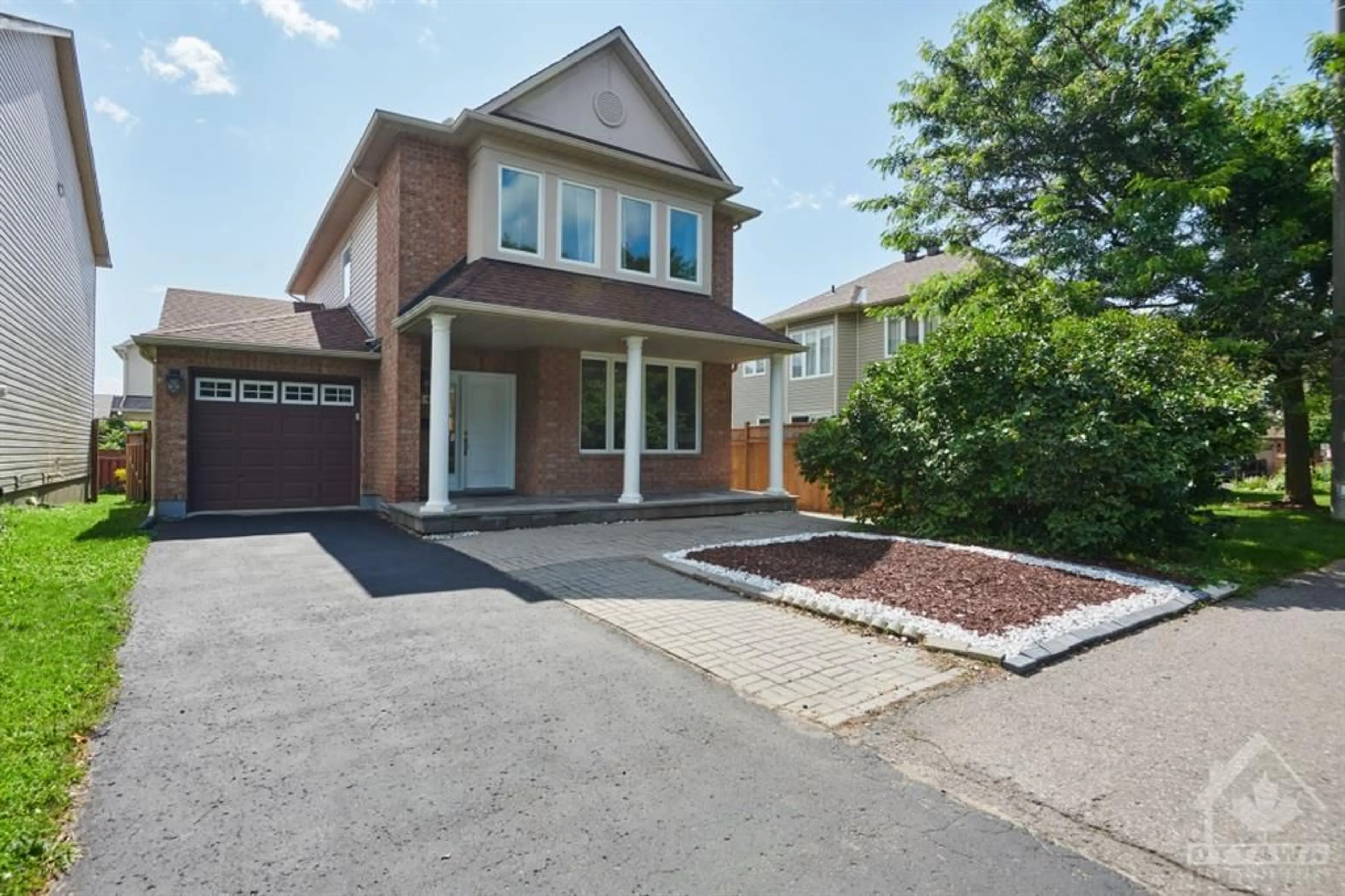 Home with brick exterior material for 3346 MCCARTHY Rd, Ottawa Ontario K1V 1Z6