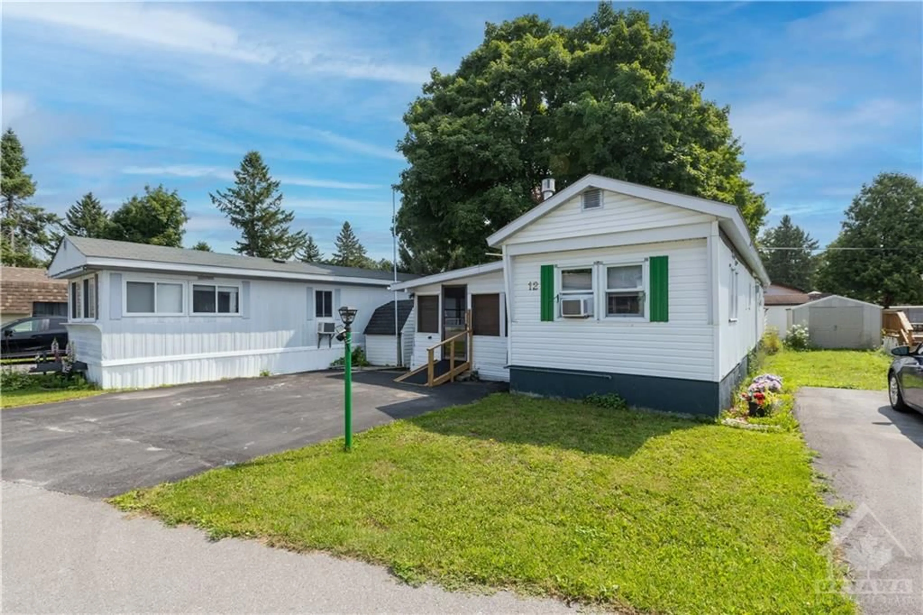 Home with vinyl exterior material for 12 PINEWOOD Ave, Carleton Place Ontario K7C 3P1