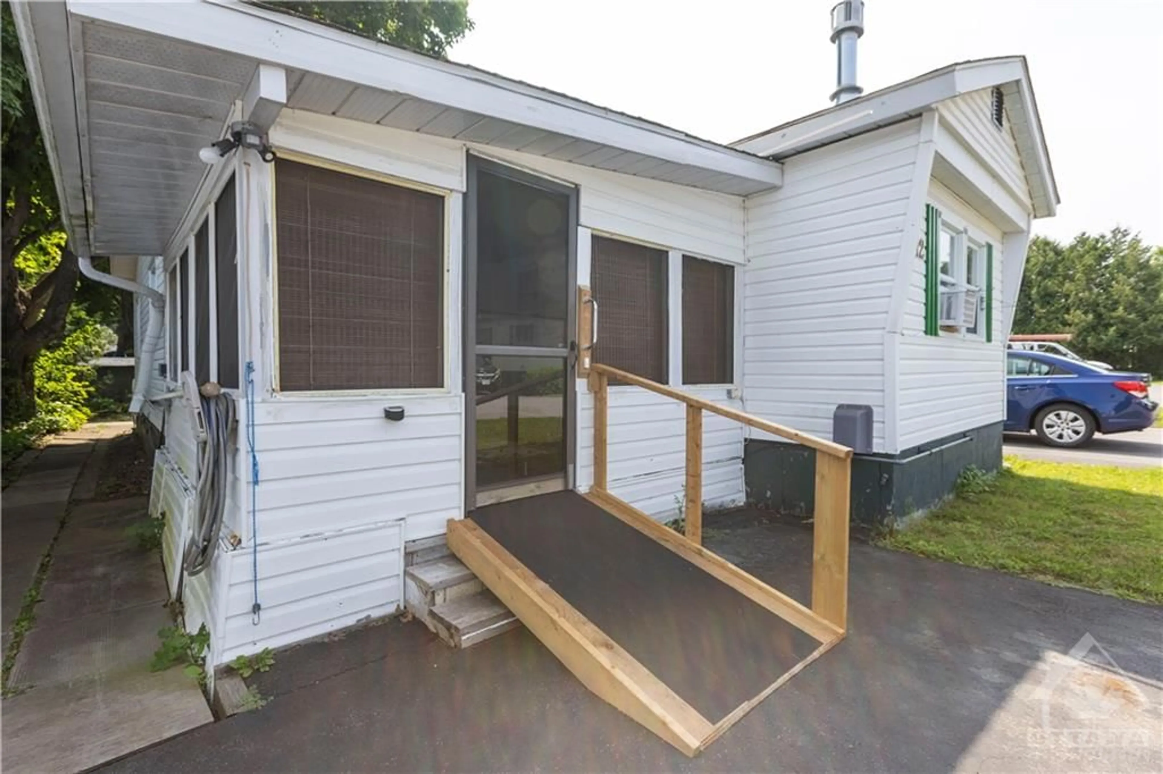 Patio, cottage for 12 PINEWOOD Ave, Carleton Place Ontario K7C 3P1