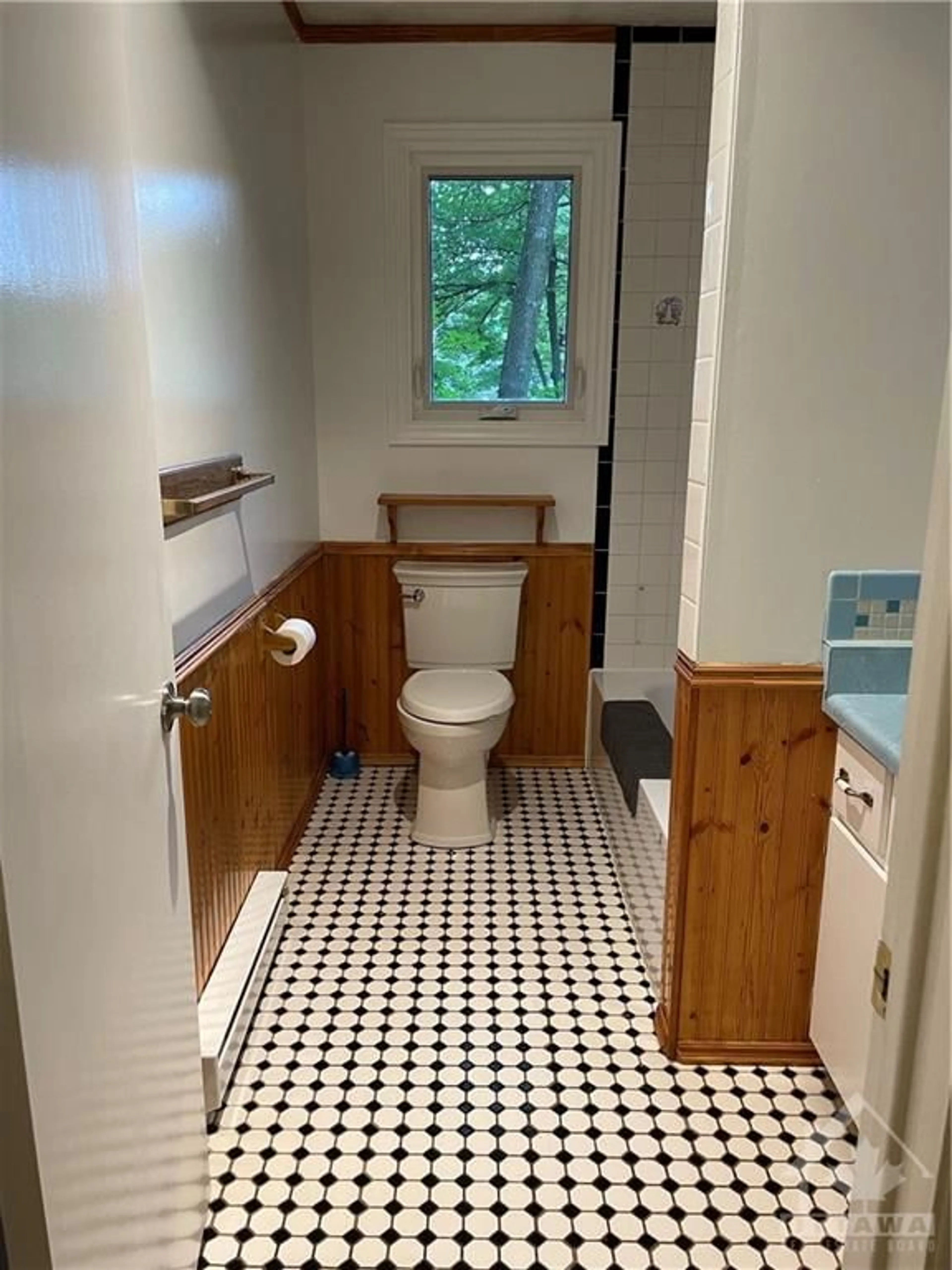 Standard bathroom for 136 ACORN Cres, Ottawa Ontario K0A 3M0