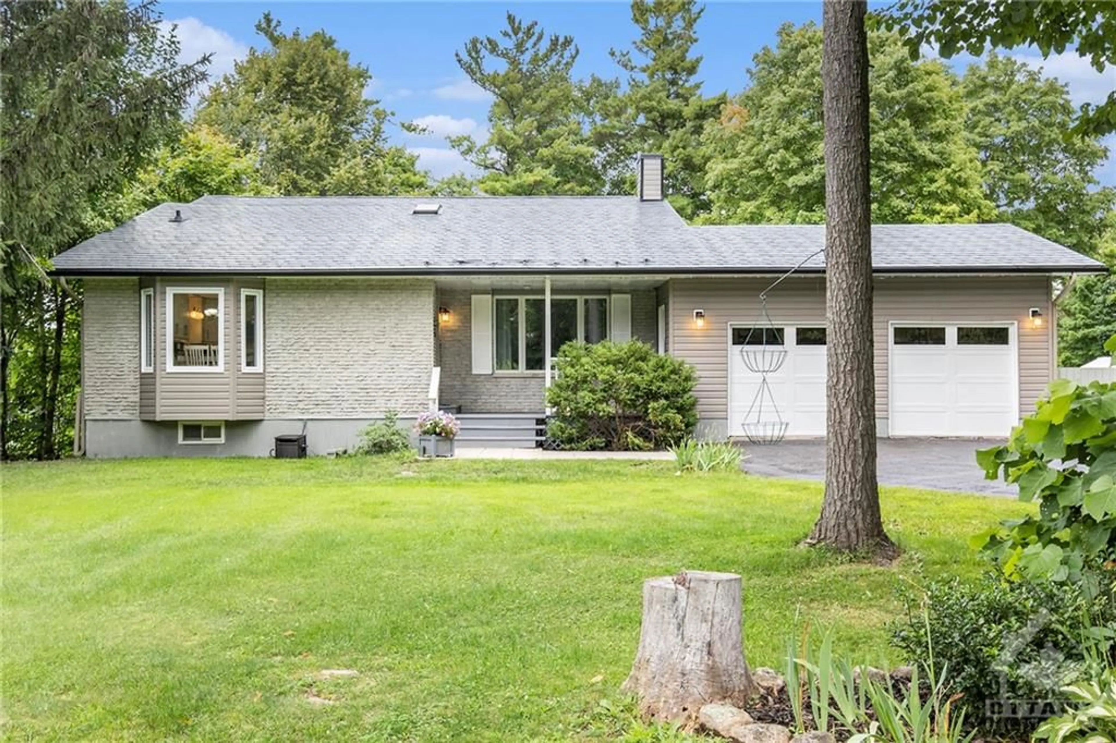 Frontside or backside of a home, cottage for 10 WOODLAND Dr, Braeside Ontario K0A 1G0