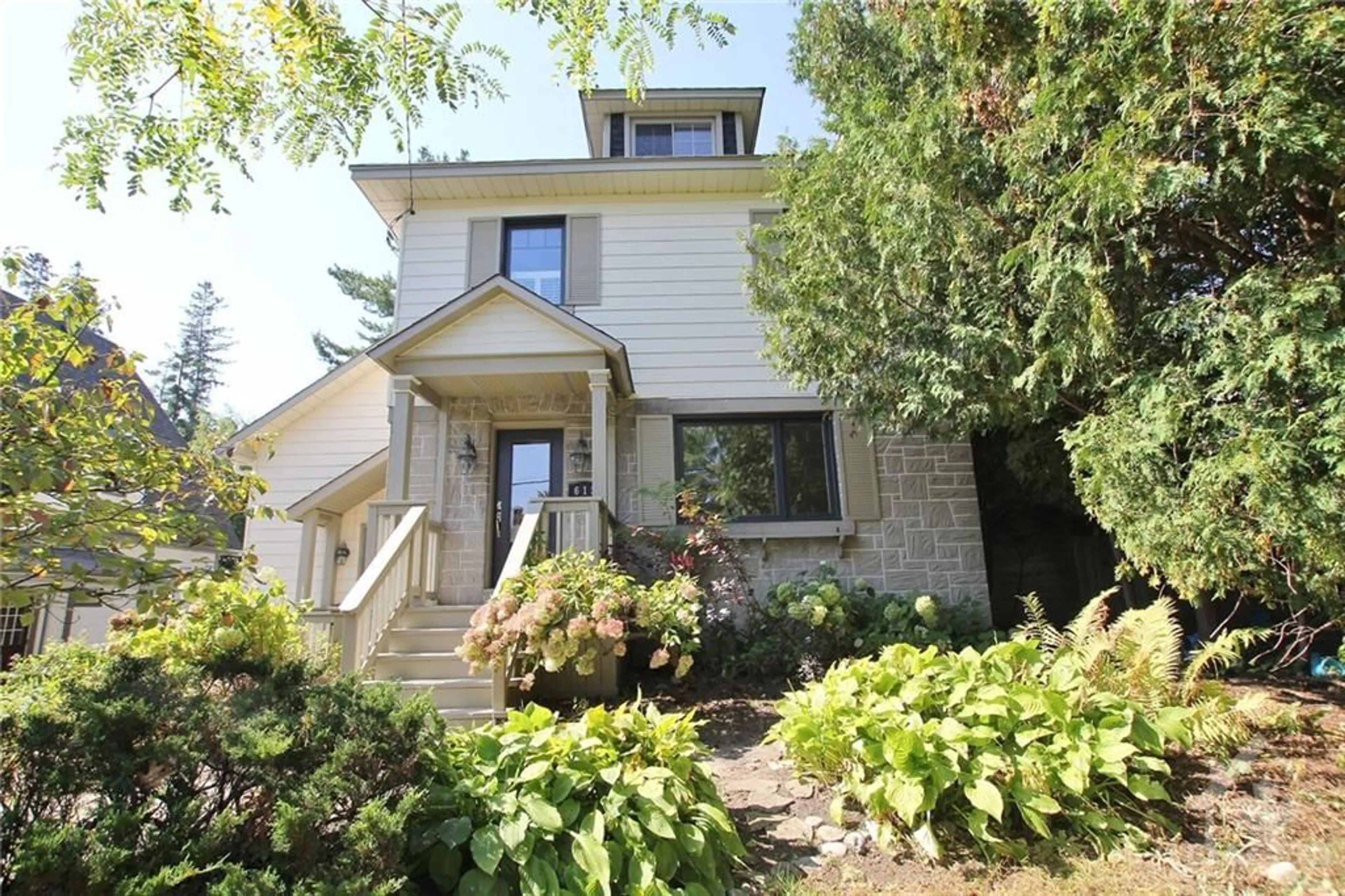 Outside view for 612 HIGHLAND Ave, Ottawa Ontario K2A 2K3