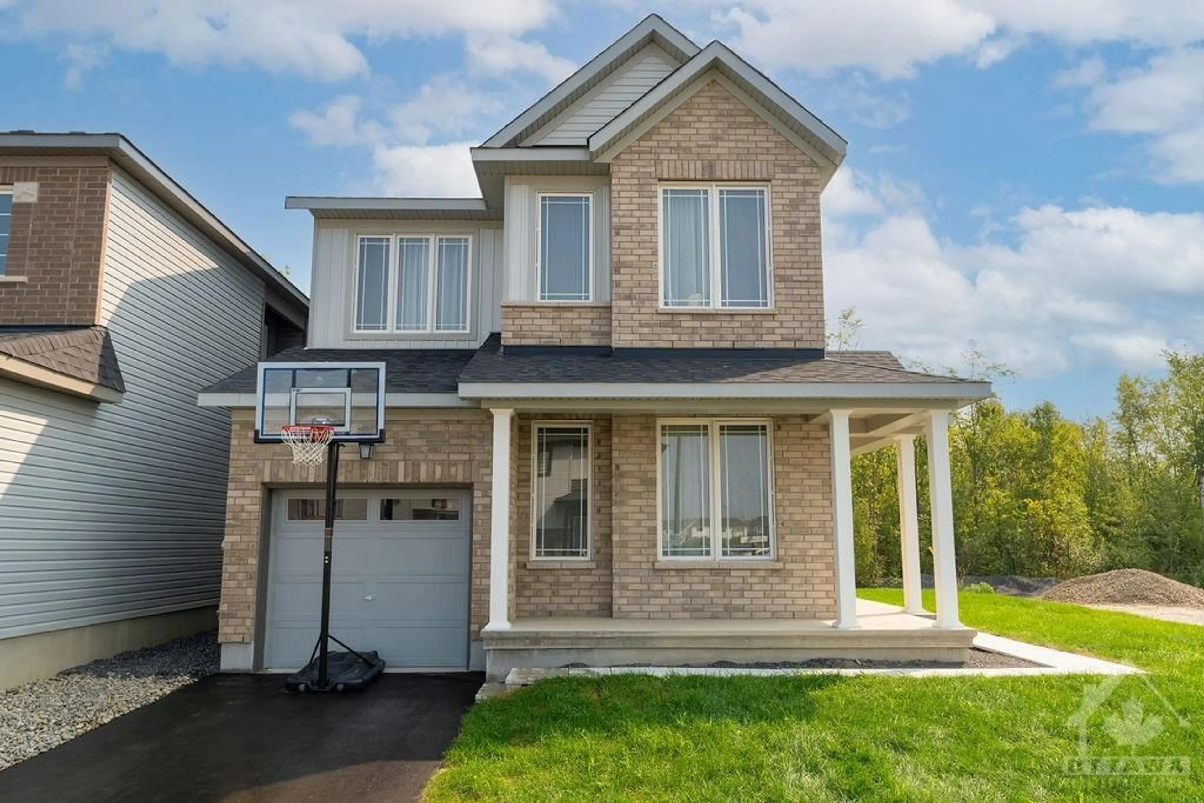 Frontside or backside of a home for 655 PERSIMMON Way, Ottawa Ontario K1W 0T2