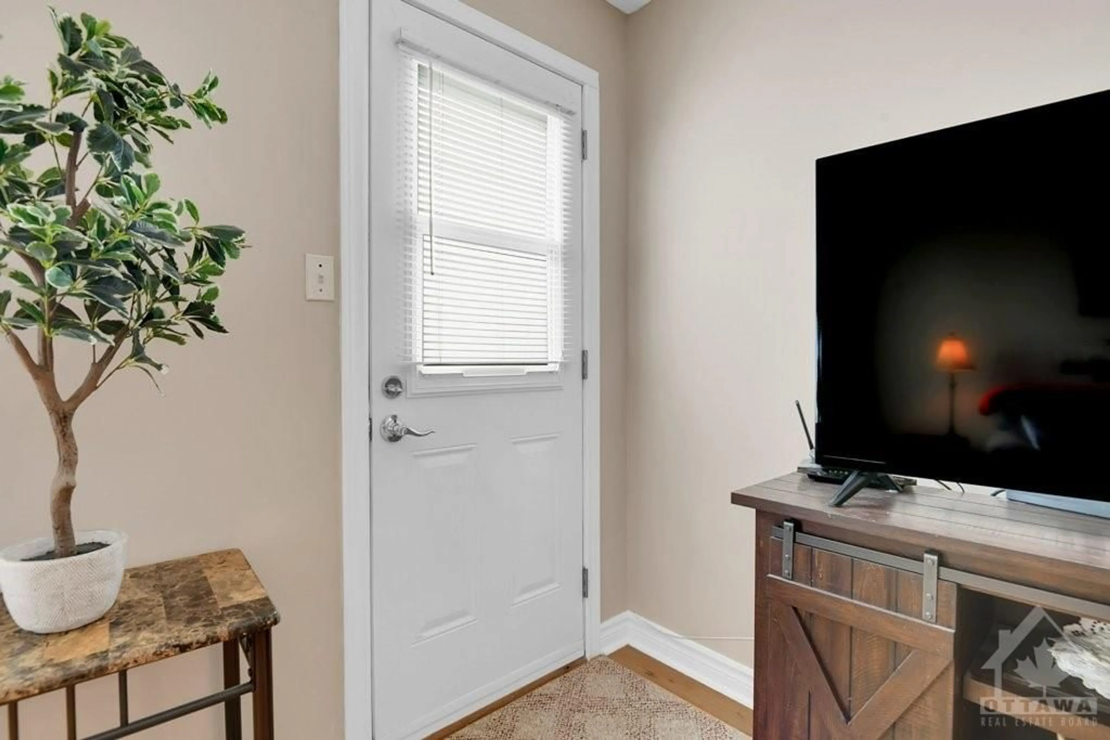 Indoor entryway, wood floors for 1115 LARIN St, Cornwall Ontario K6C 4C7