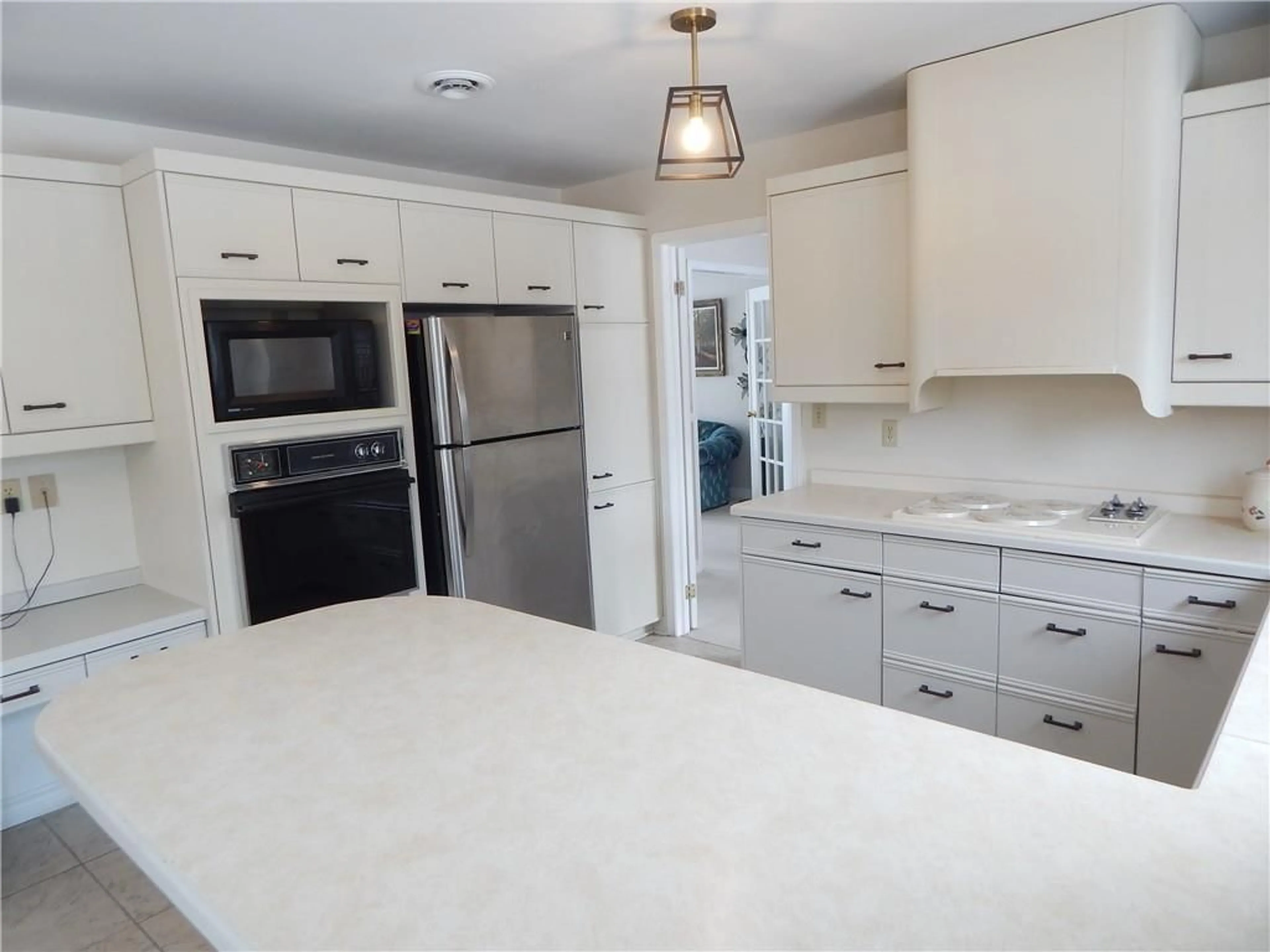 Open concept kitchen for 1701 BLAKELY Dr, Cornwall Ontario K6J 5M6