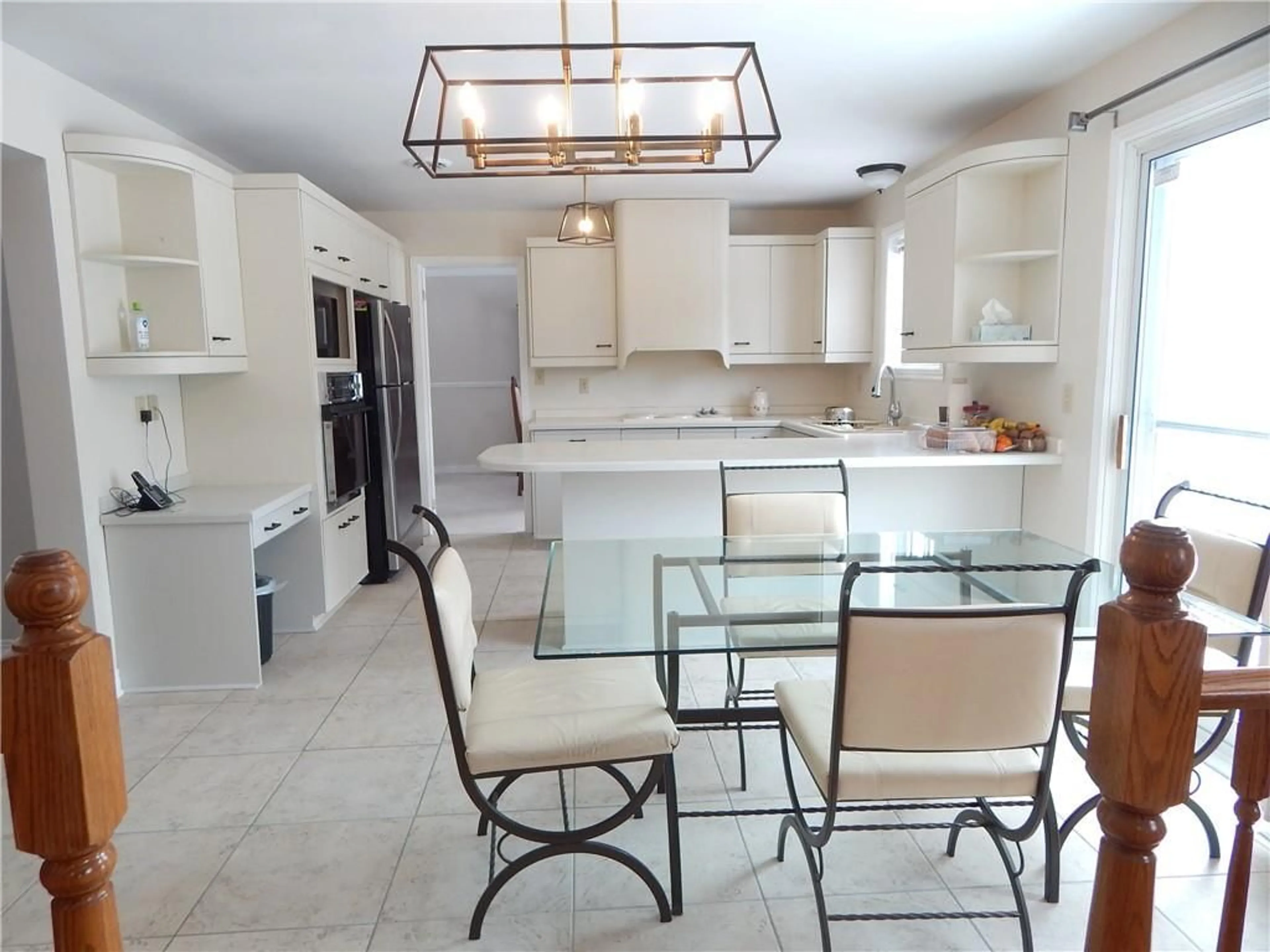 Open concept kitchen for 1701 BLAKELY Dr, Cornwall Ontario K6J 5M6