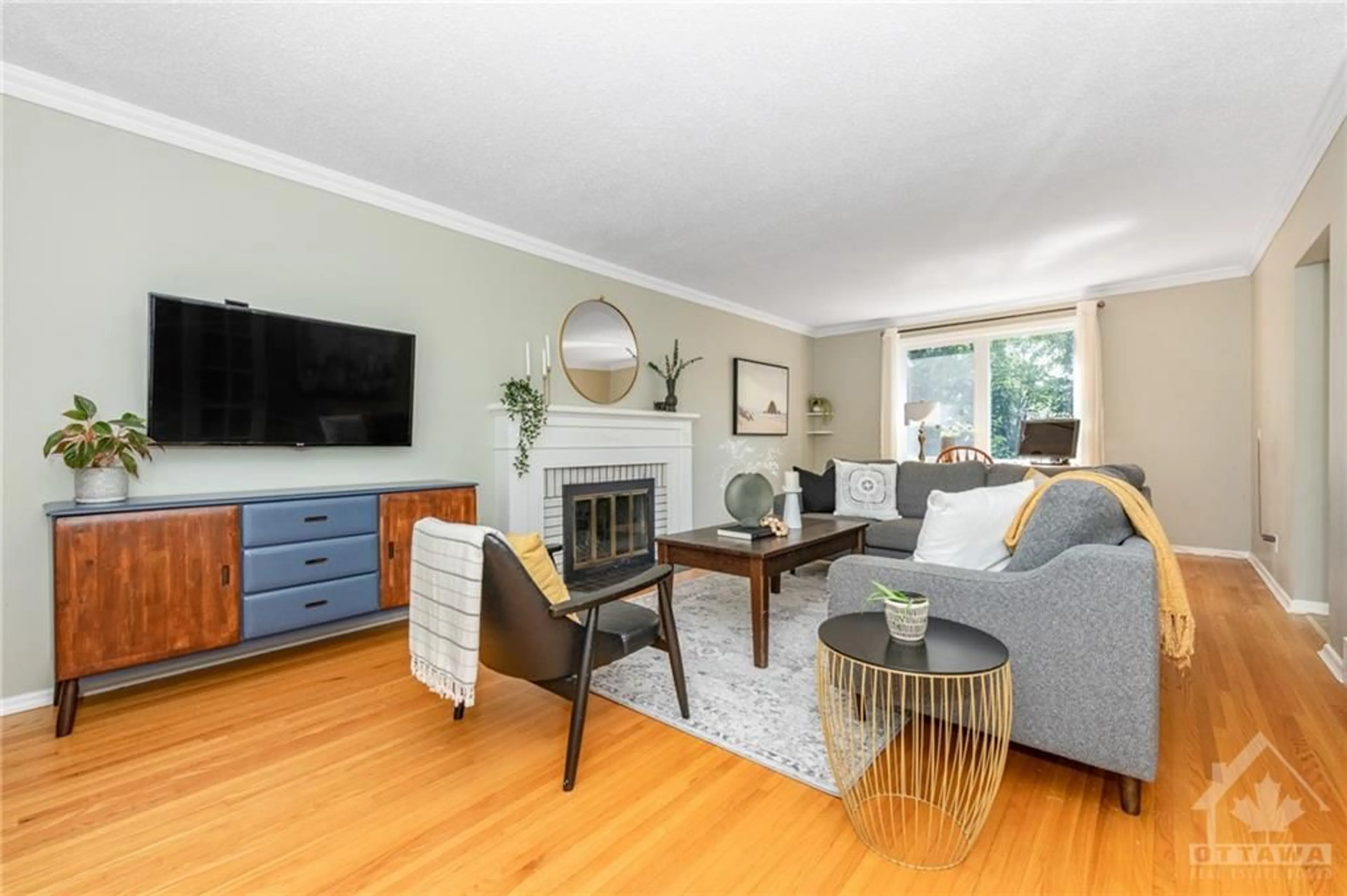 Living room for 108 BANNING Rd, Kanata Ontario K2L 1C2