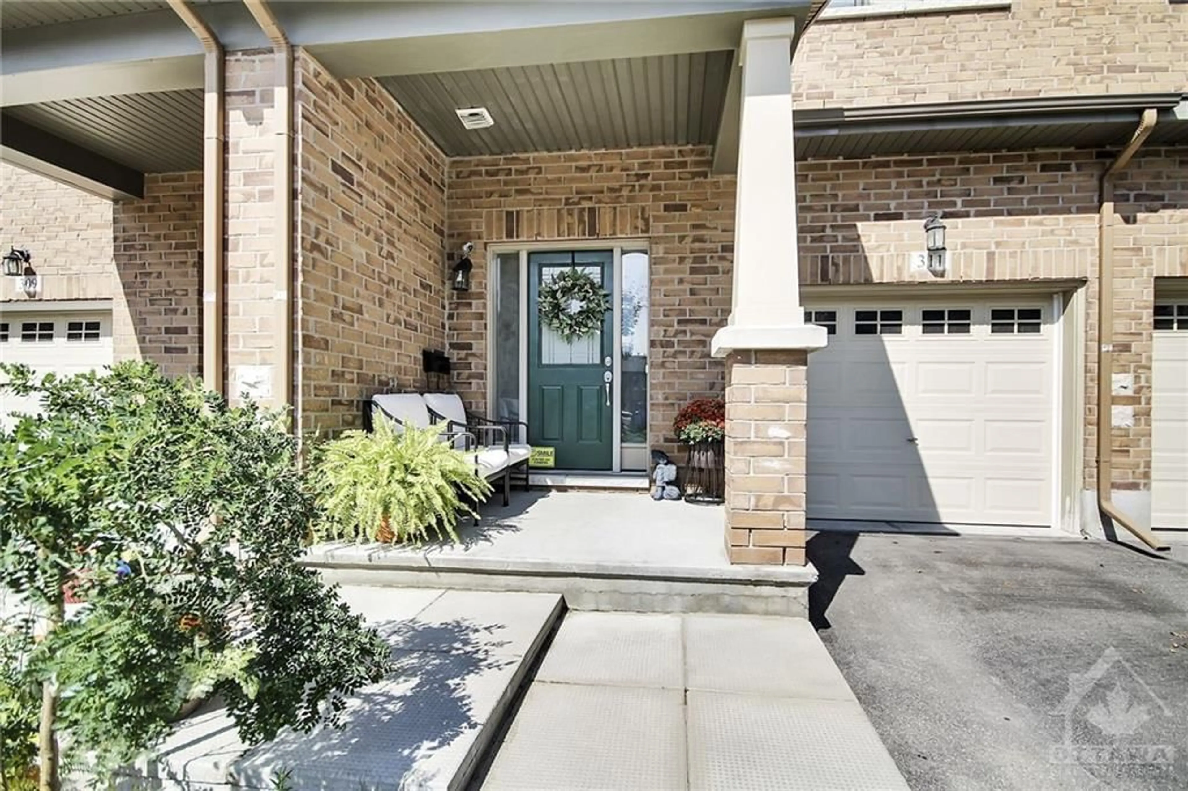 Indoor entryway for 311 VIA SAN MARINO St, Ottawa Ontario K2J 5X8