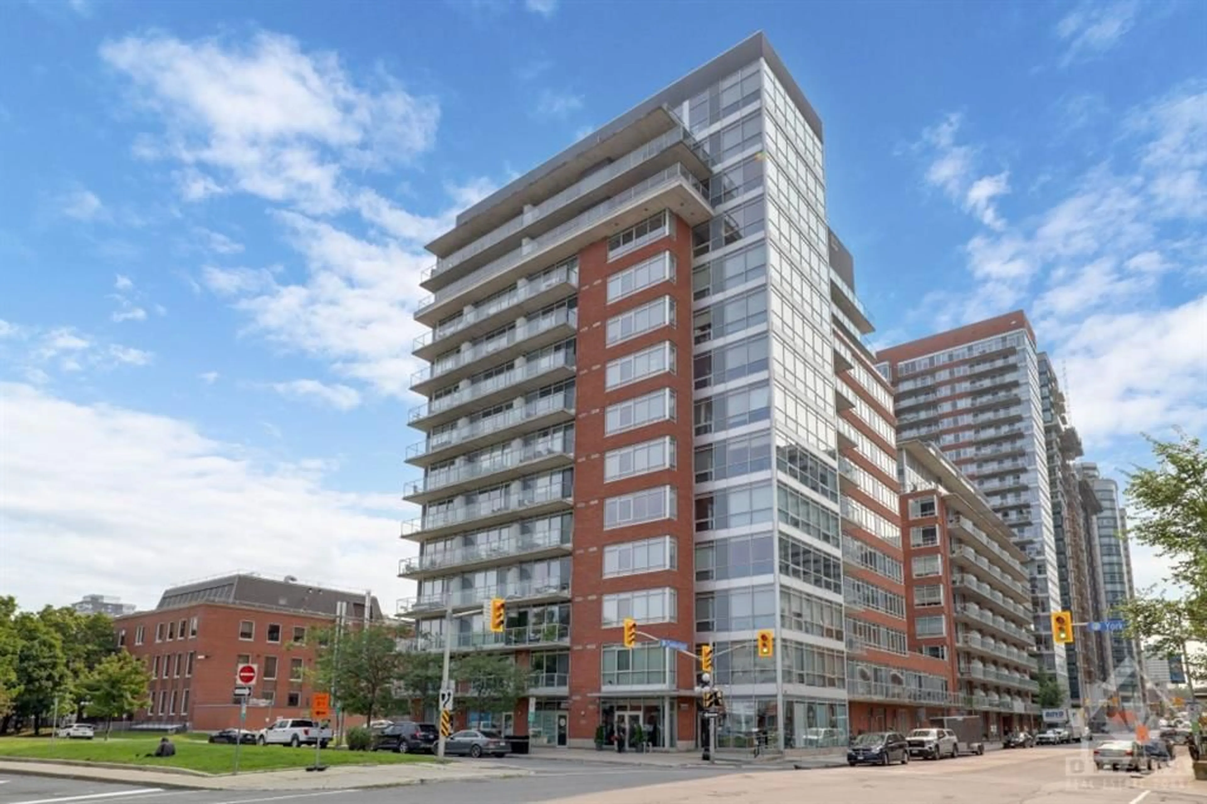 A pic from exterior of the house or condo for 180 YORK St #1106, Ottawa Ontario K1N 1J6