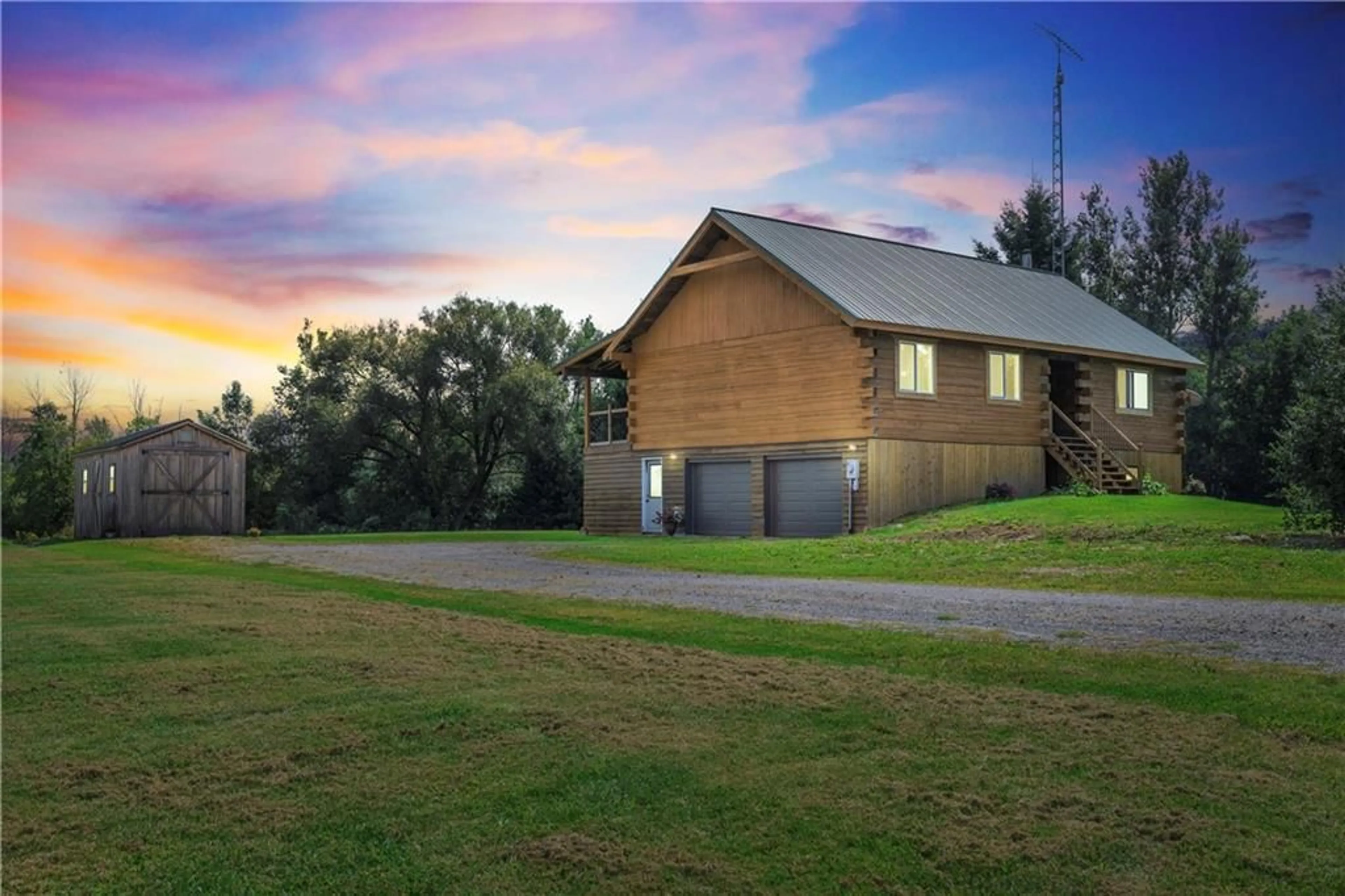 Frontside or backside of a home, cottage for 325 COUNTY ROAD 5 Rd, Mallorytown Ontario K0E 1R0