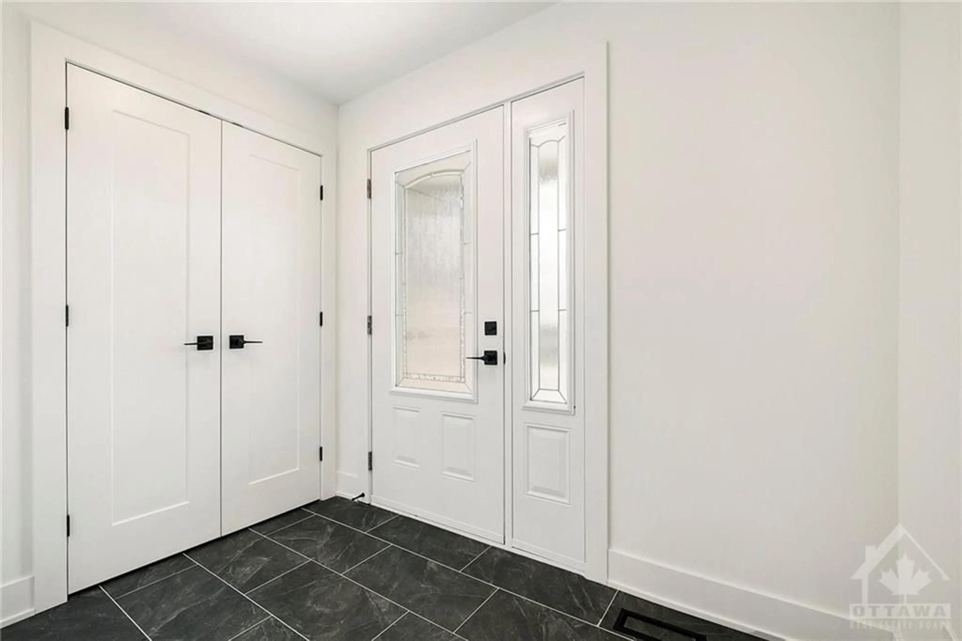 Indoor entryway, wood floors for 1649 HUISMANS Rd, Ottawa Ontario K4B 0C9