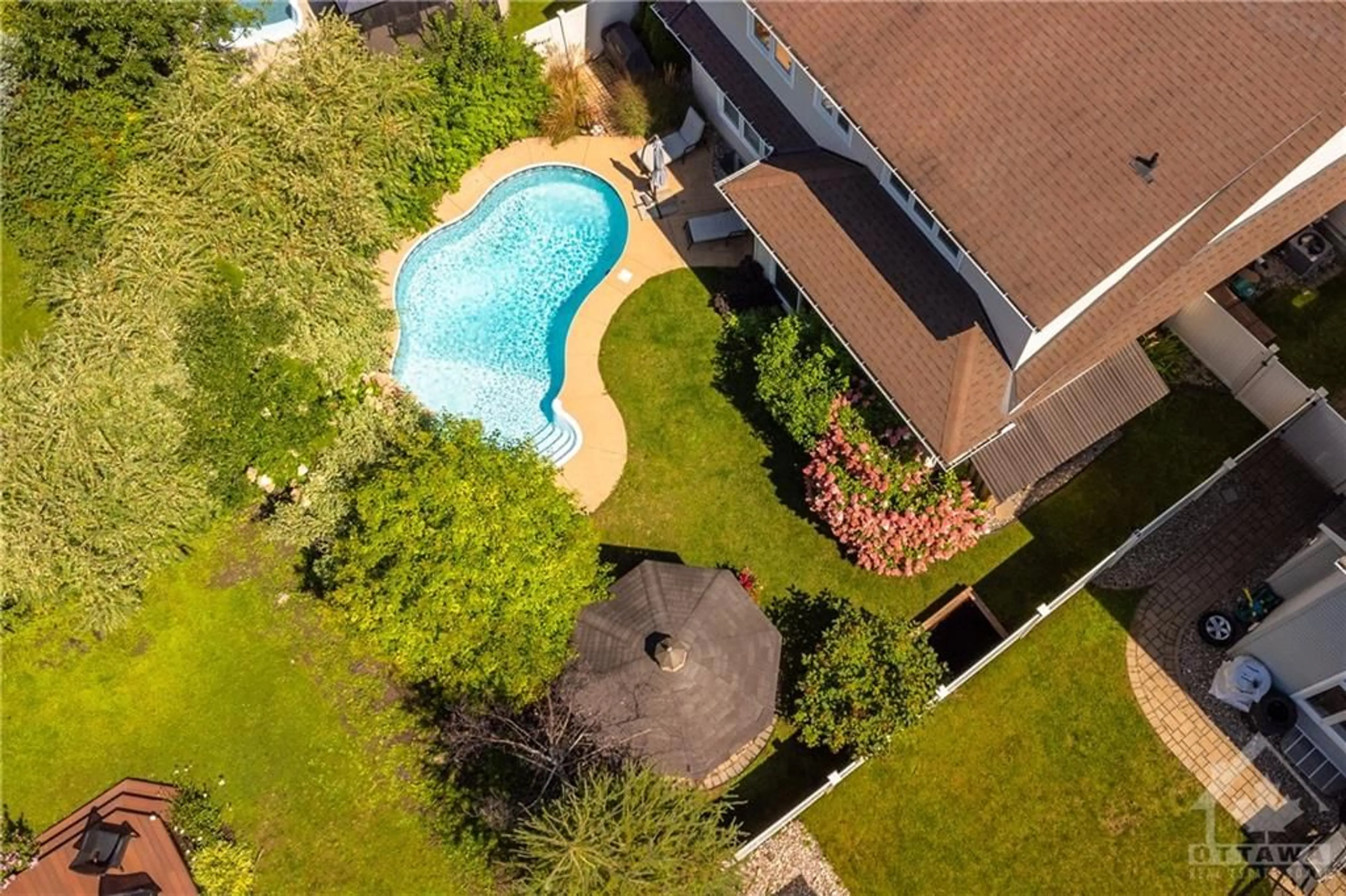 Indoor or outdoor pool for 295 BRADWELL Way, Ottawa Ontario K1T 0G6