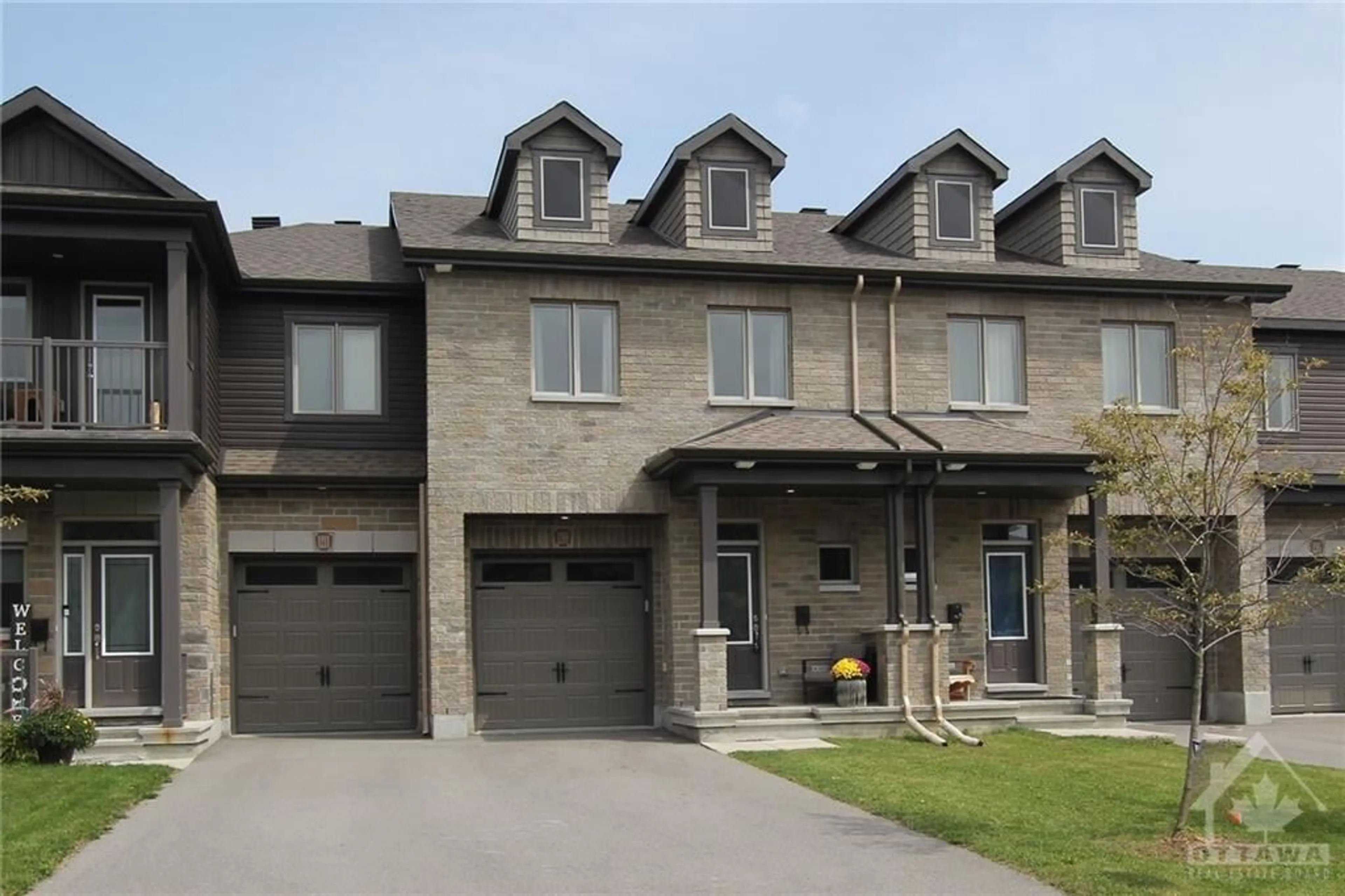 A pic from exterior of the house or condo for 1209 CAVALLO St, Ottawa Ontario K2S 0Z4