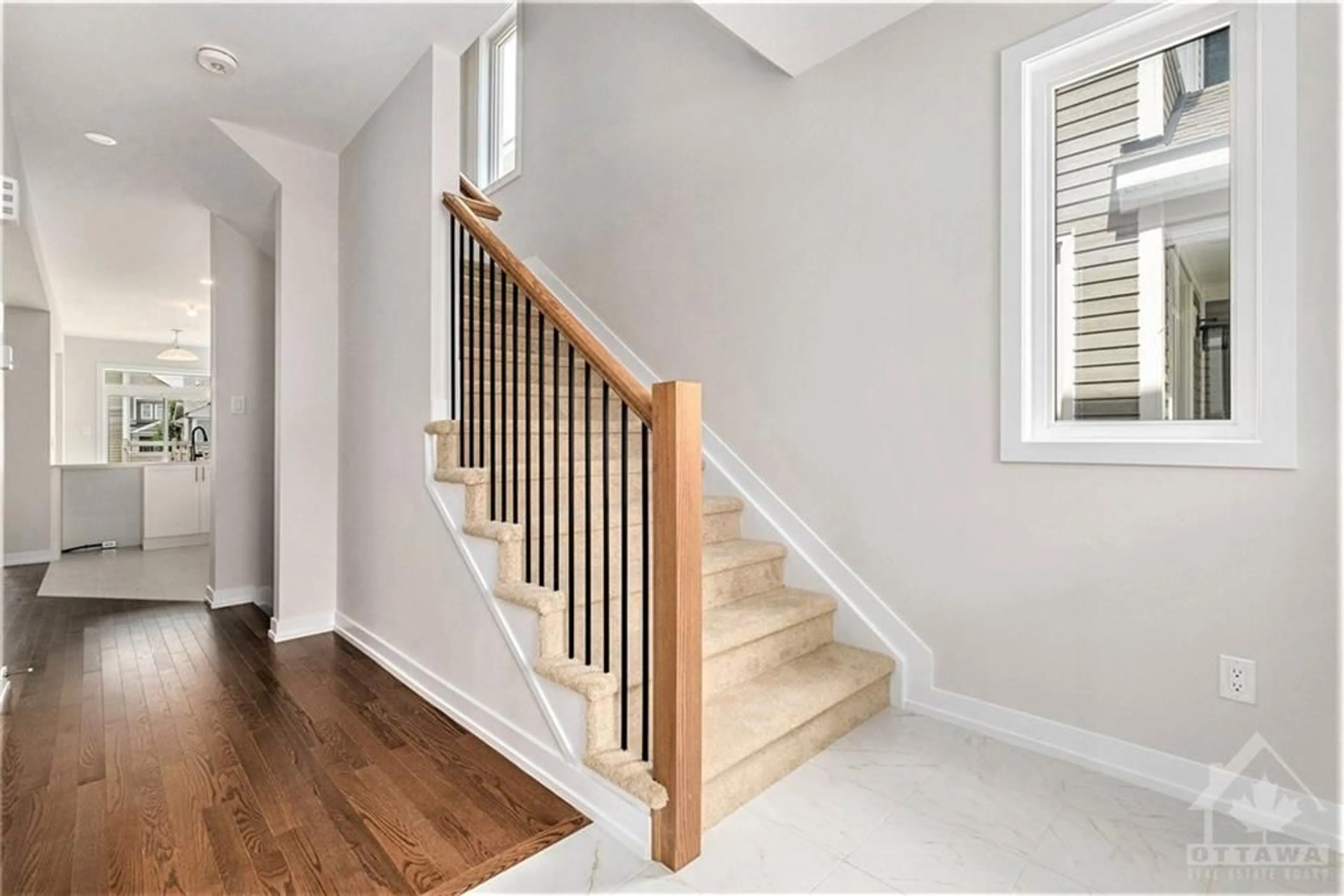 Stairs for 73 HACKAMORE Cres, Richmond Ontario K0A 2Z0