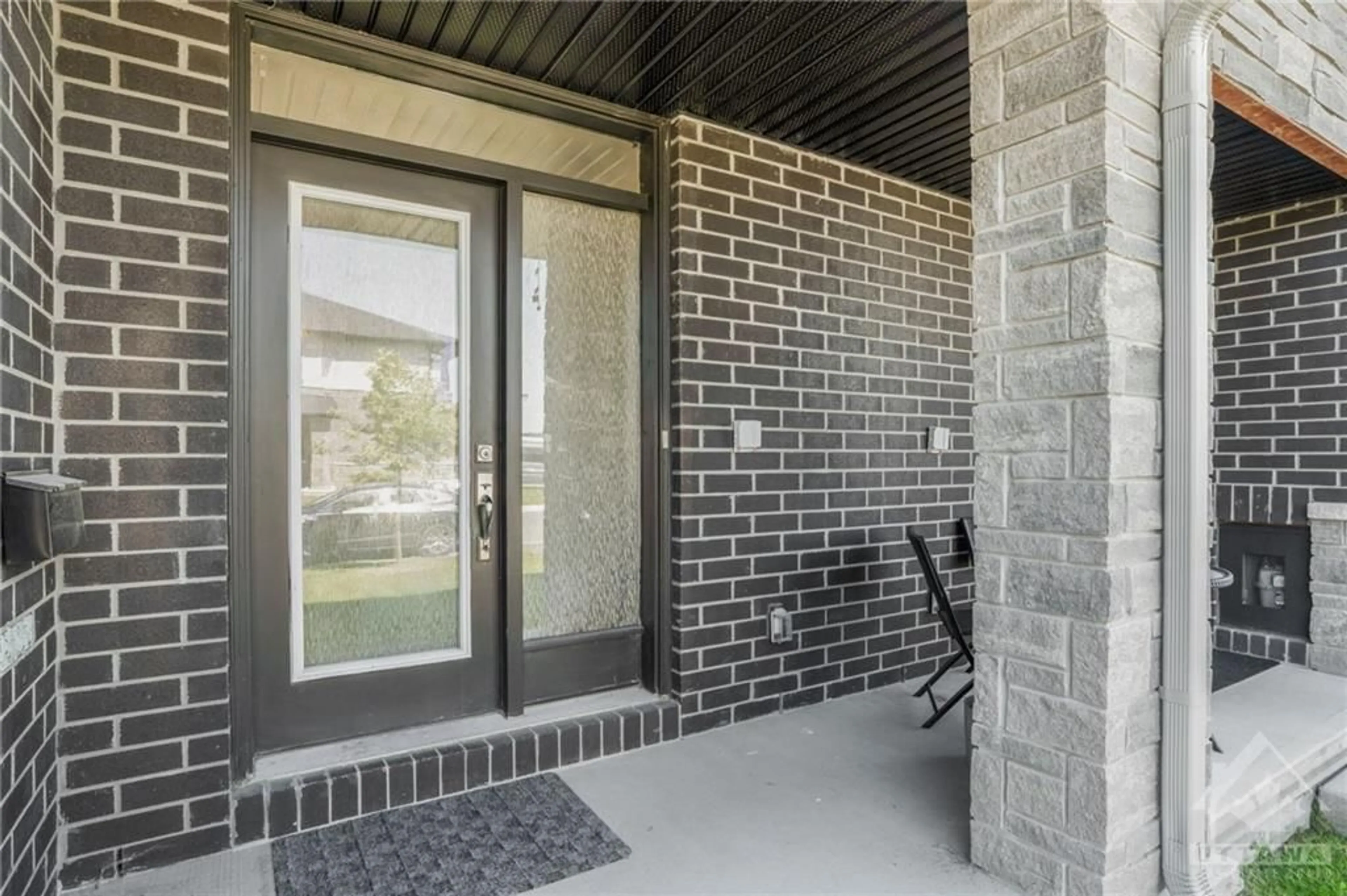 Home with brick exterior material for 407 CORNICE St, Ottawa Ontario K1W 0P6