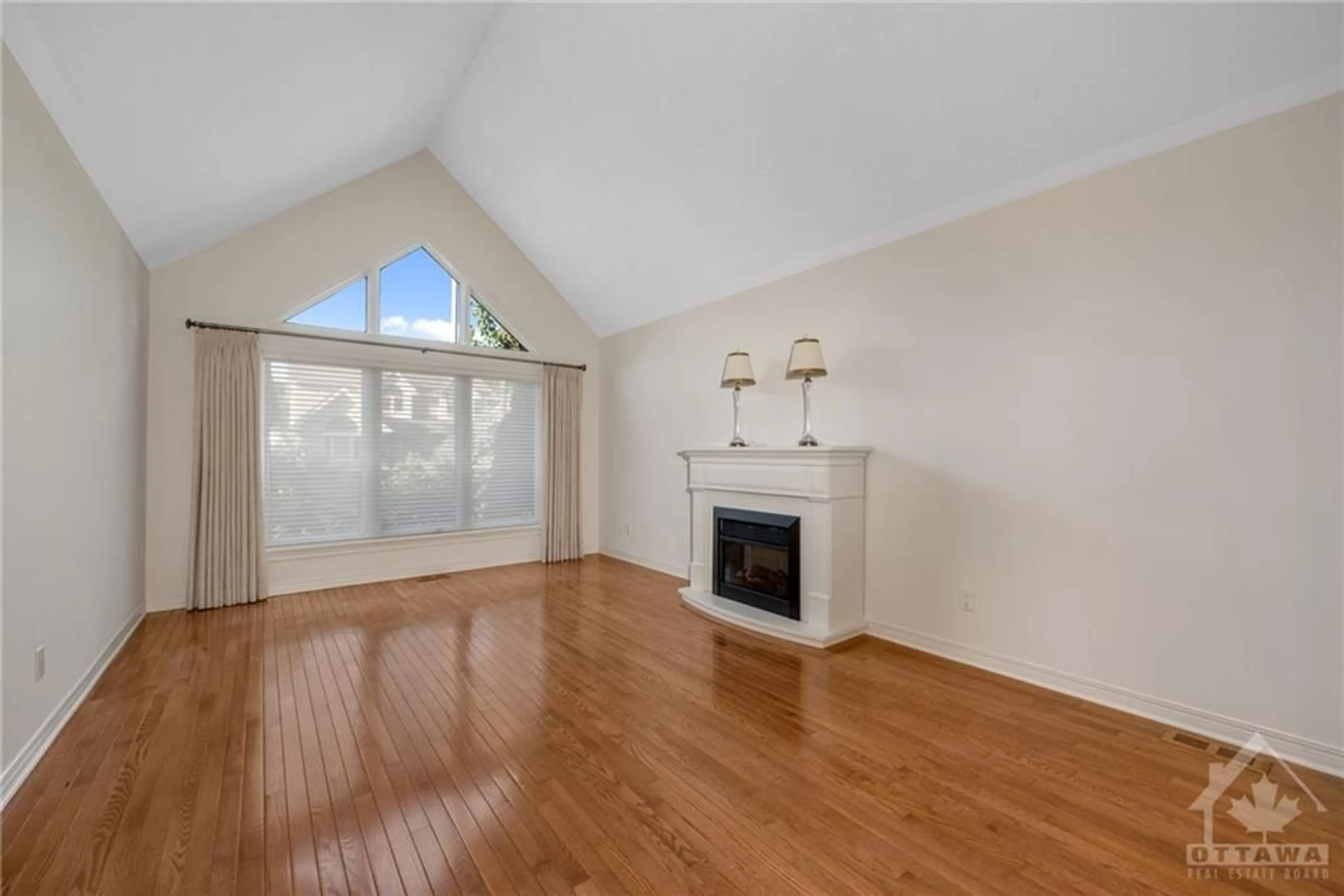 A pic of a room, wood floors for 1637 COUNTRY WALK Dr, Ottawa Ontario K1C 8E2