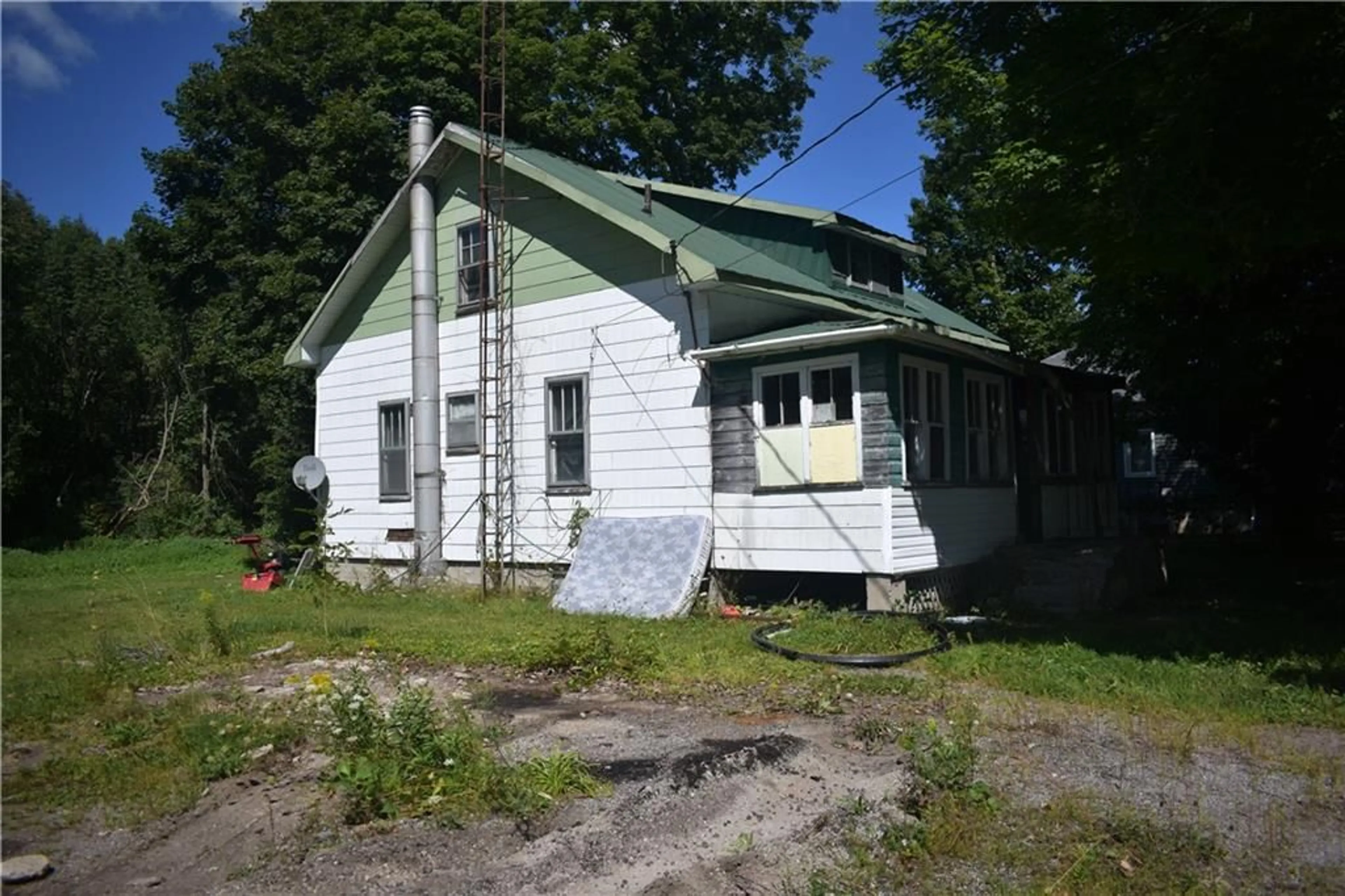 Frontside or backside of a home, cottage for 30 RICHMOND St, Kirkfield Ontario K0M 2B0