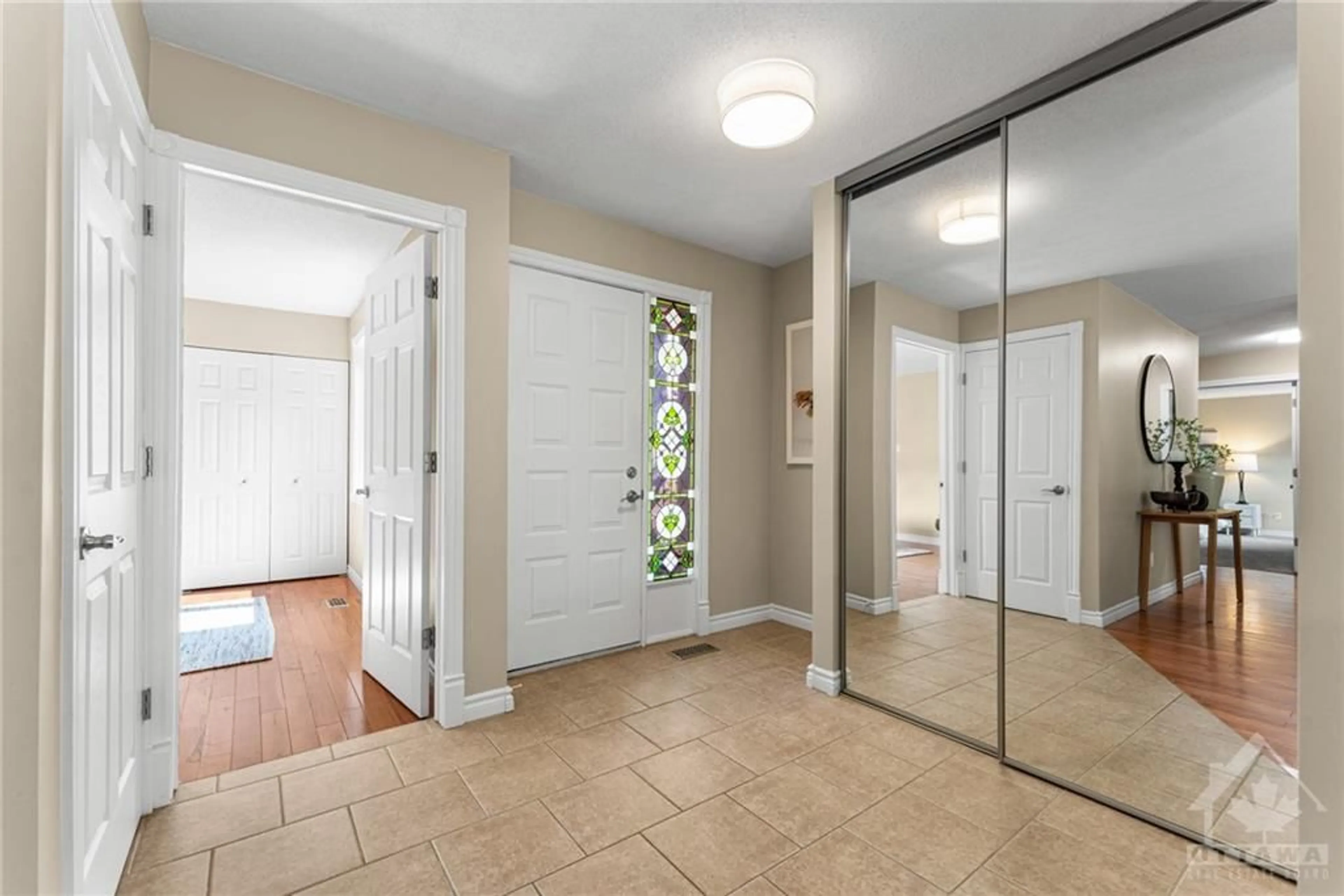 Indoor entryway for 40 SPYGLASS Ridge, Stittsville Ontario K2S 1B9