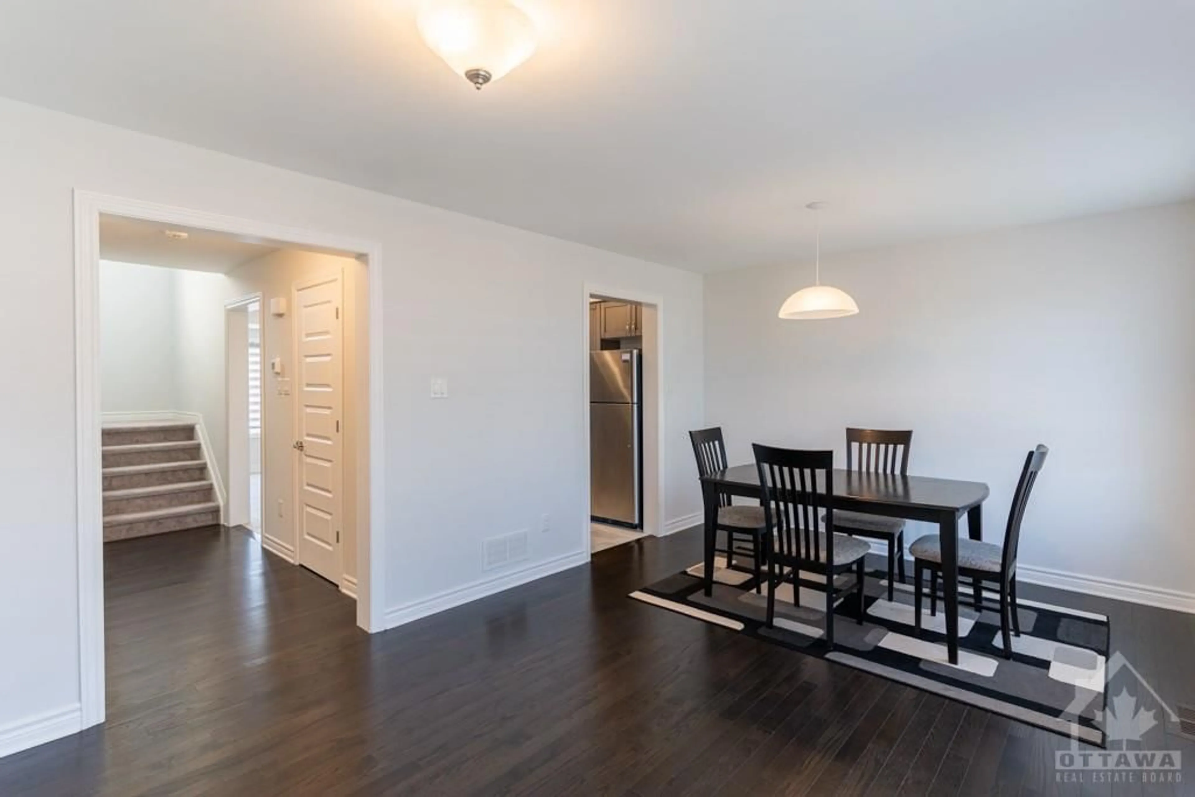 Dining room, wood floors for 102 GELDERLAND Pvt, Ottawa Ontario K2V 0H8