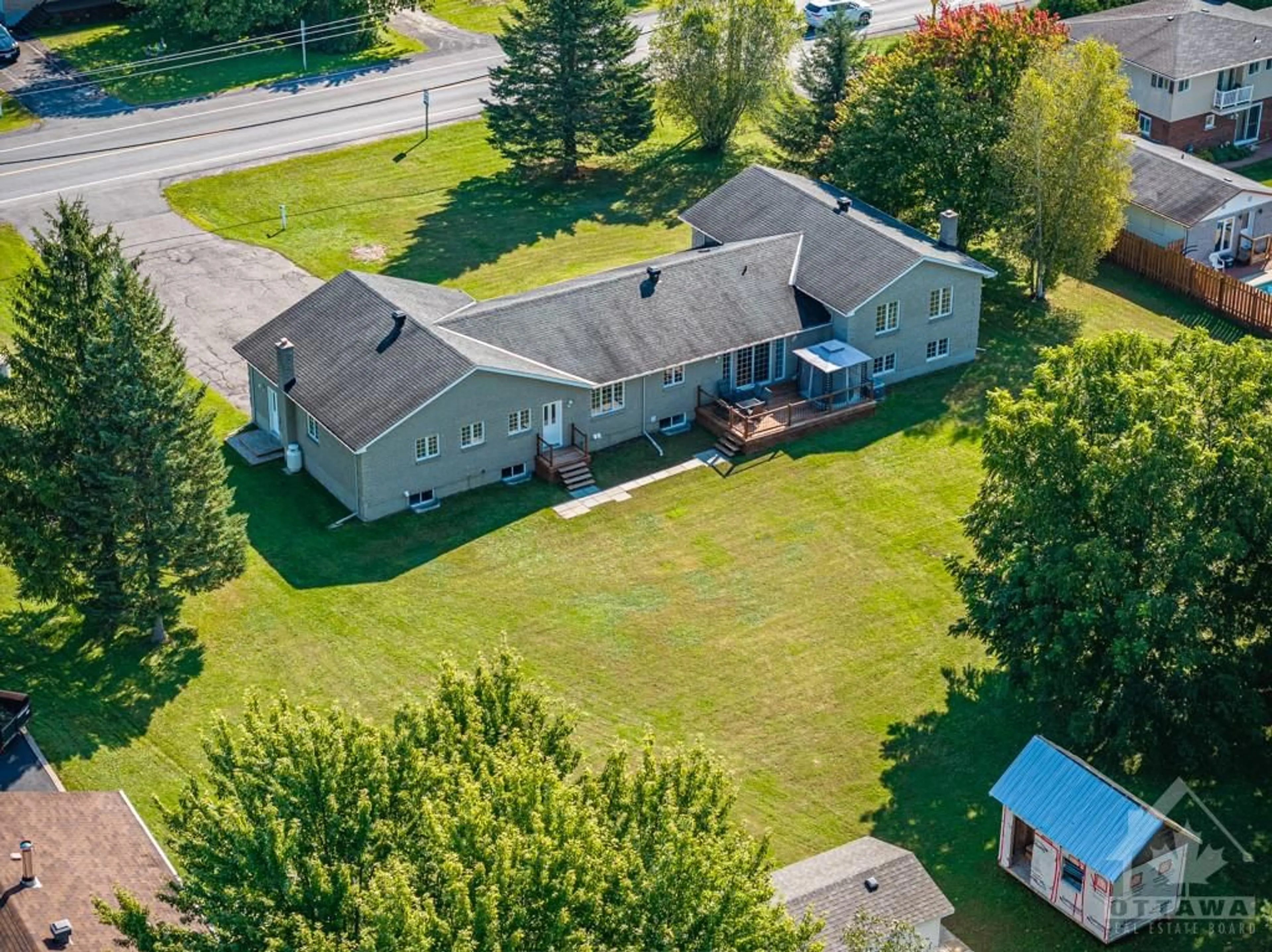 Frontside or backside of a home, the front or back of building for 400 LIMOGES Rd, Limoges Ontario K0A 2M0