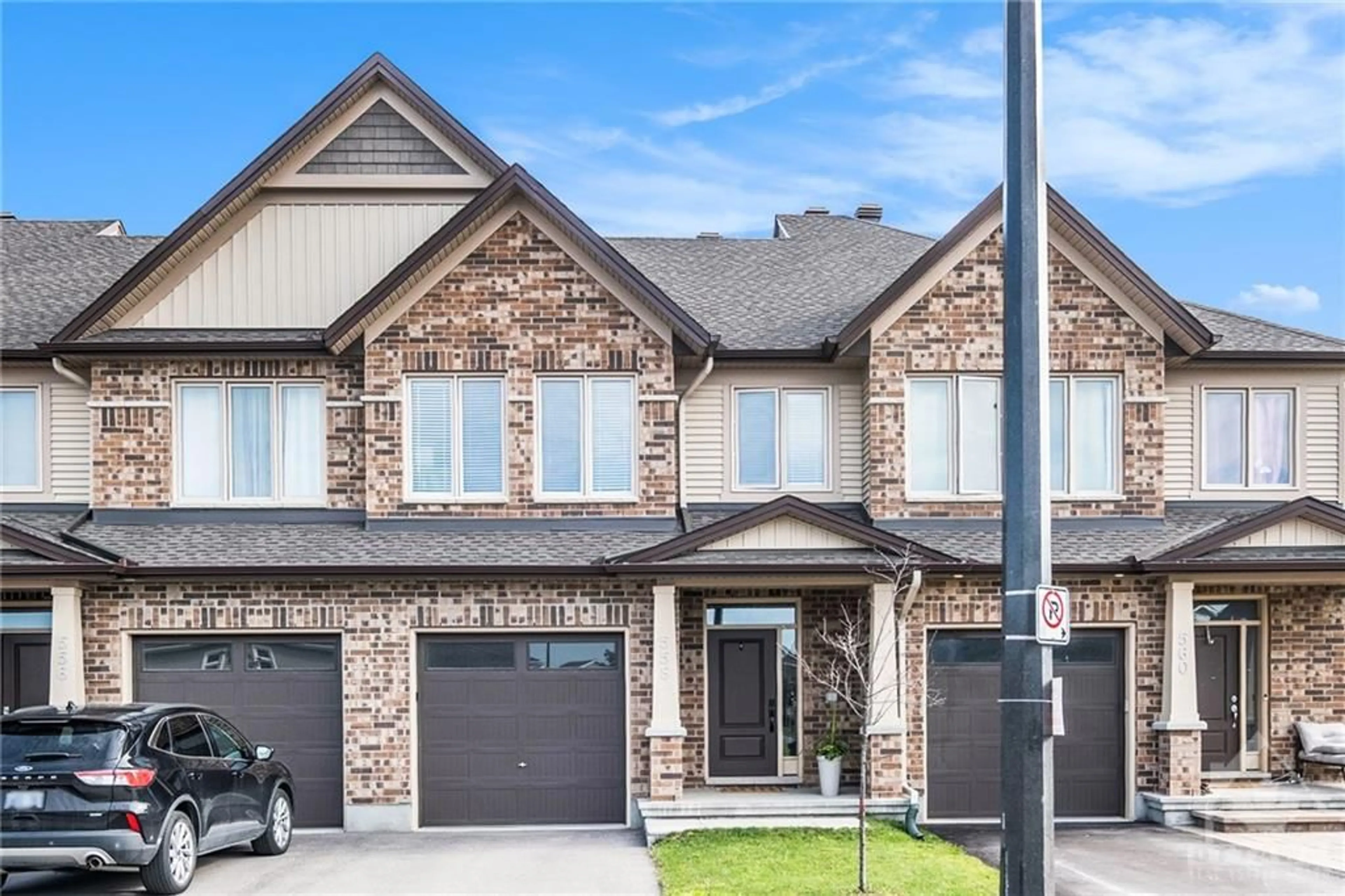 Home with brick exterior material for 558 EDENWYLDE Dr, Ottawa Ontario K2S 2K5