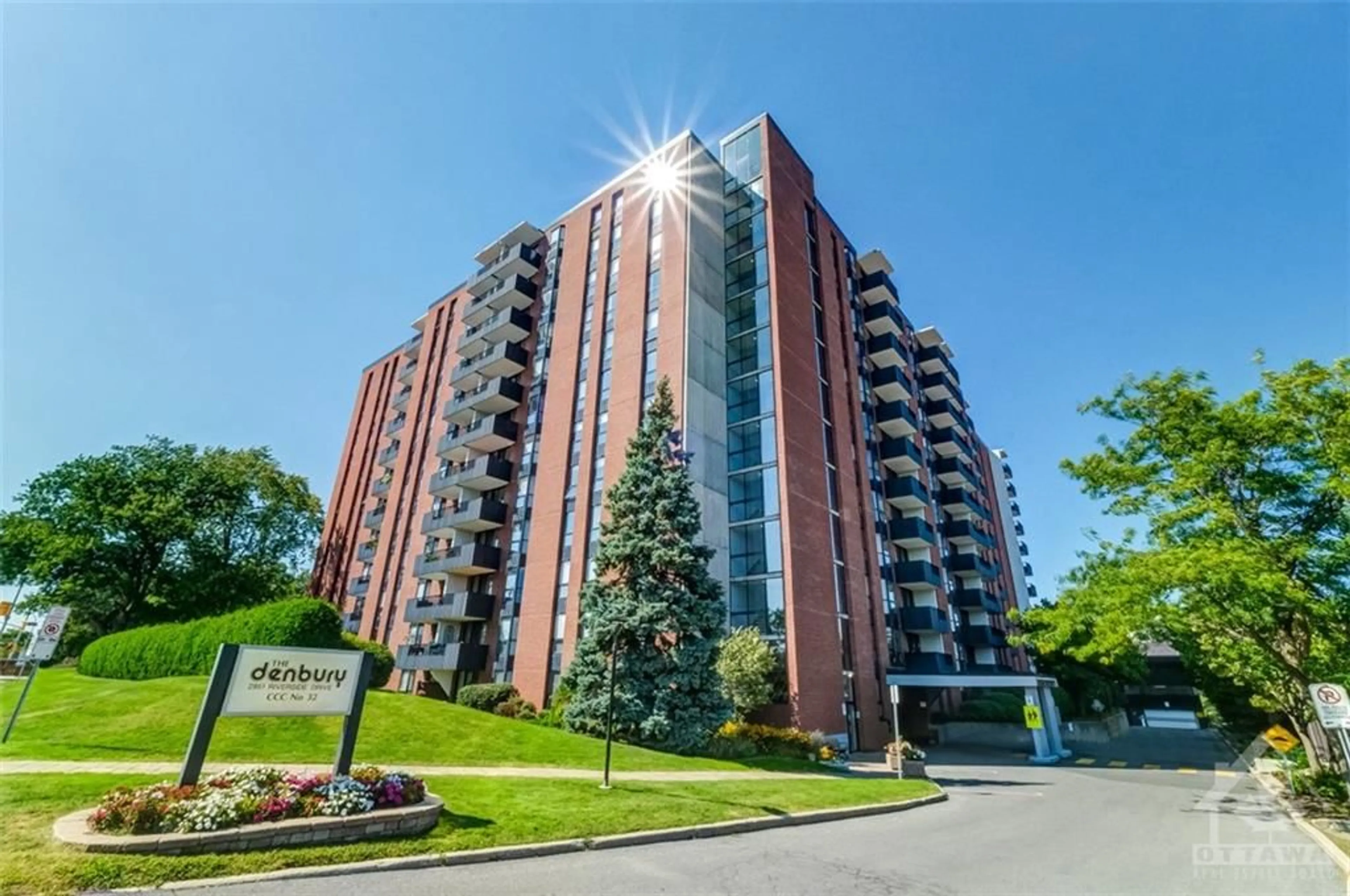 A pic from exterior of the house or condo, the front or back of building for 2951 RIVERSIDE Dr #415, Ottawa Ontario K1V 8W6