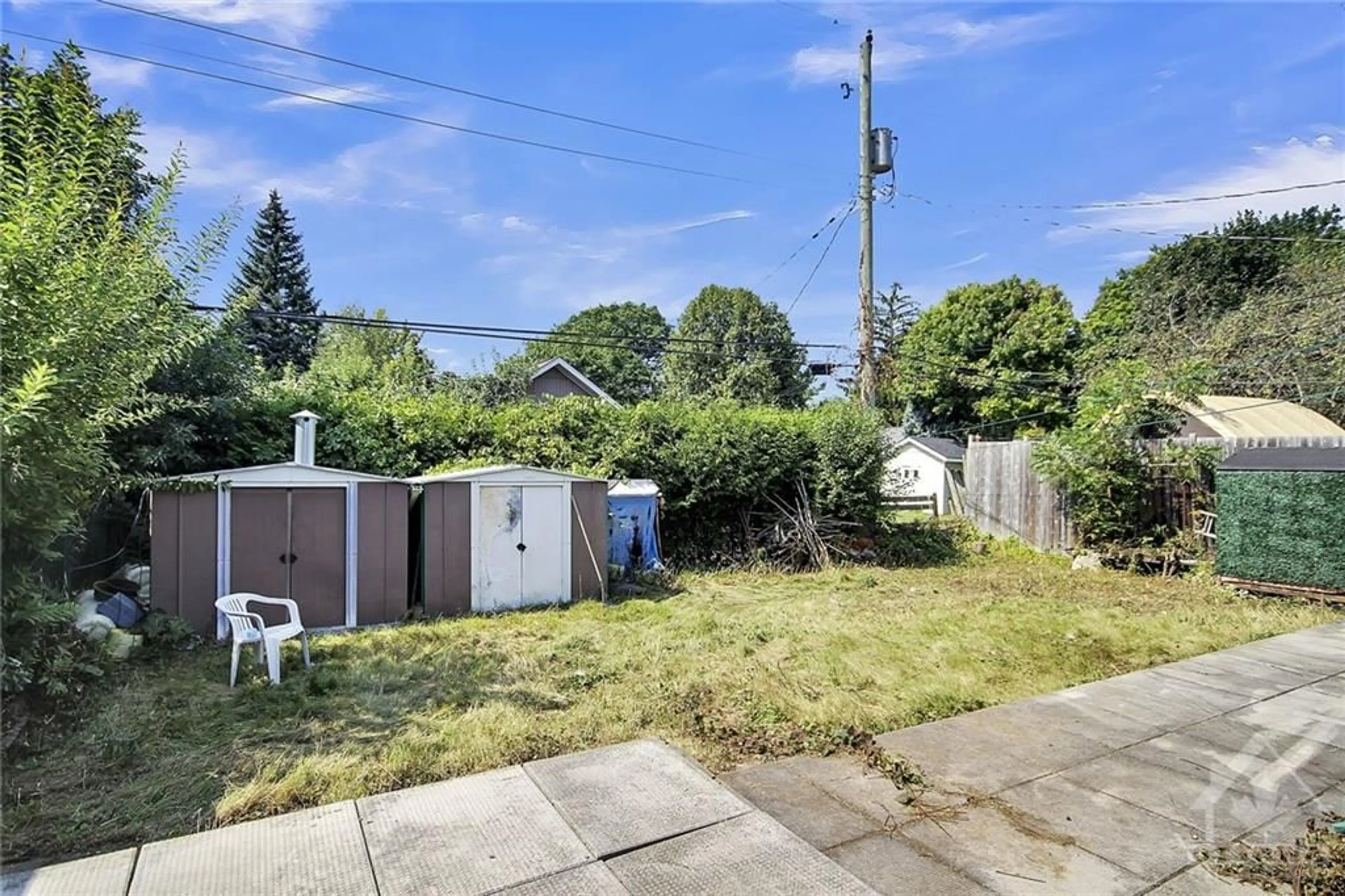 Fenced yard for 1134 WOODROFFE Ave, Ottawa Ontario K2C 2T1