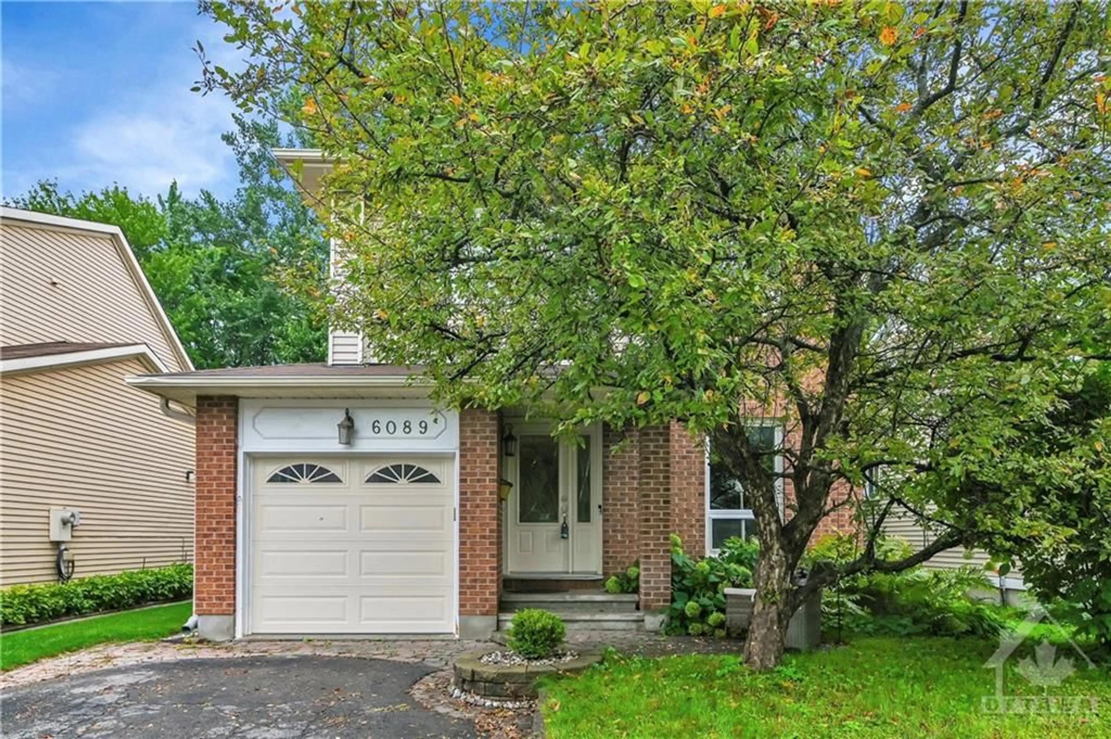 Home with brick exterior material for 6089 DES TREFLIERES Gdns, Ottawa Ontario K1C 5T6