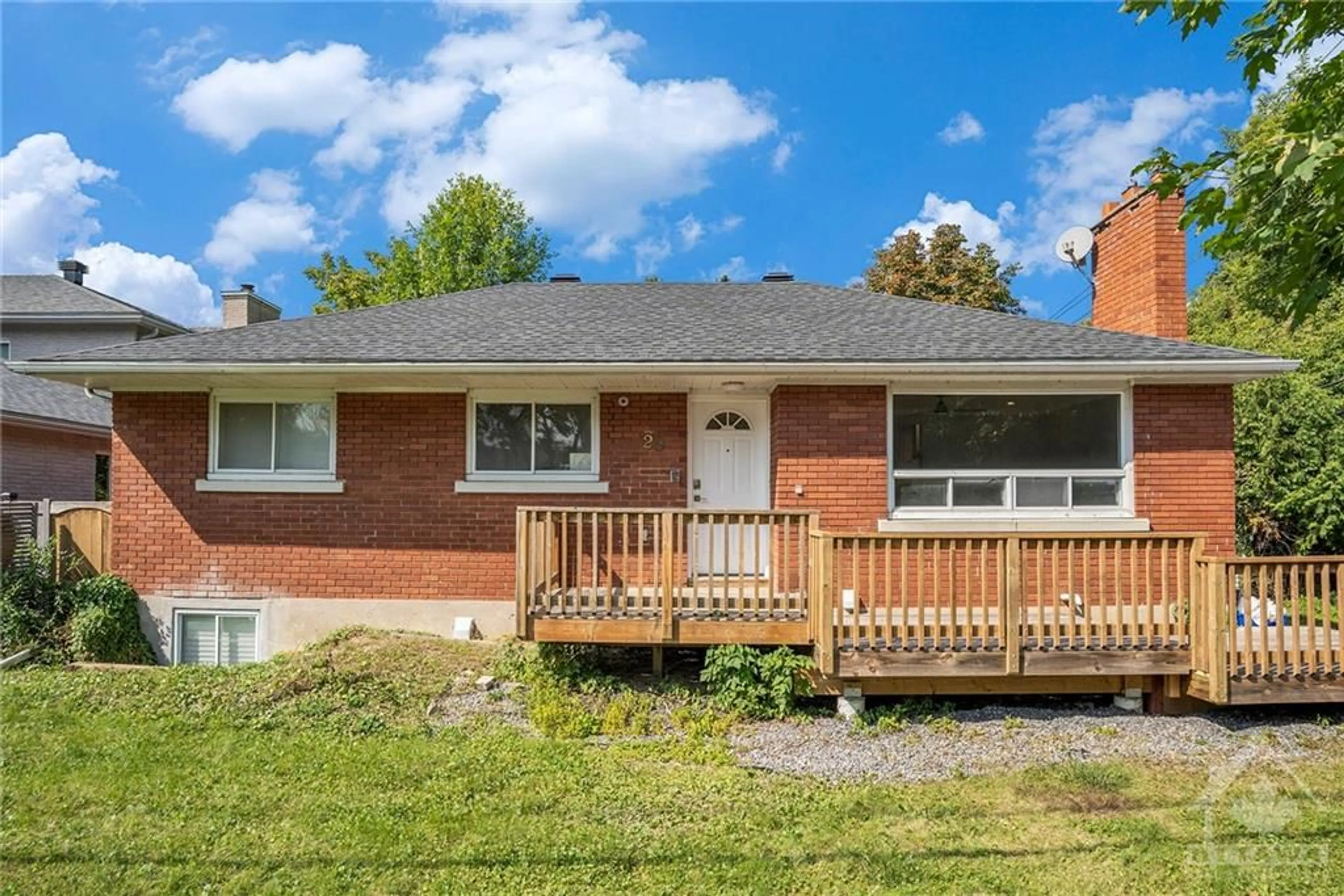 Frontside or backside of a home for 29 CAPILANO Dr, Ottawa Ontario K2E 6G5