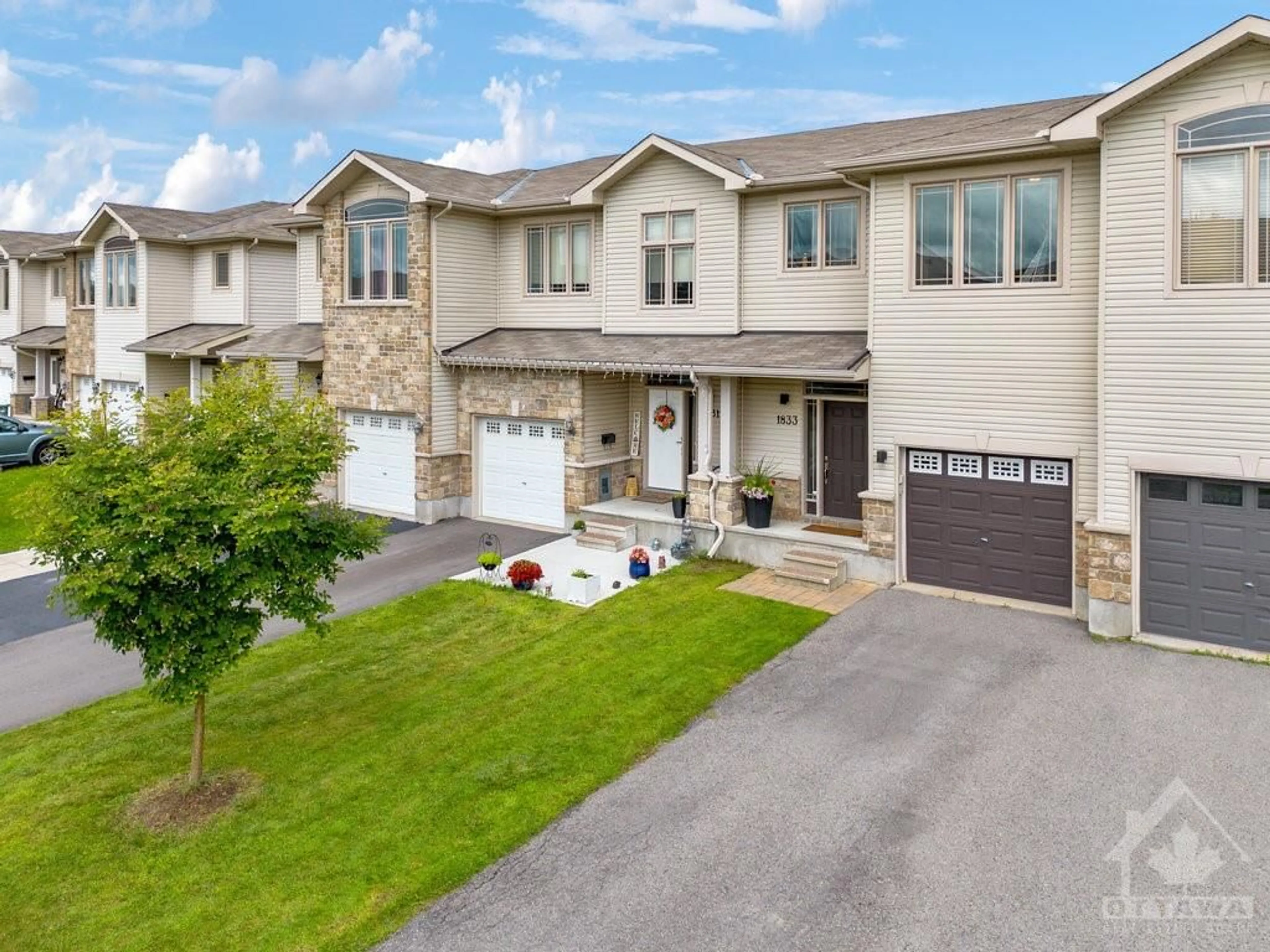 Frontside or backside of a home for 1833 ARROWGRASS Way, Ottawa Ontario K4A 0H9