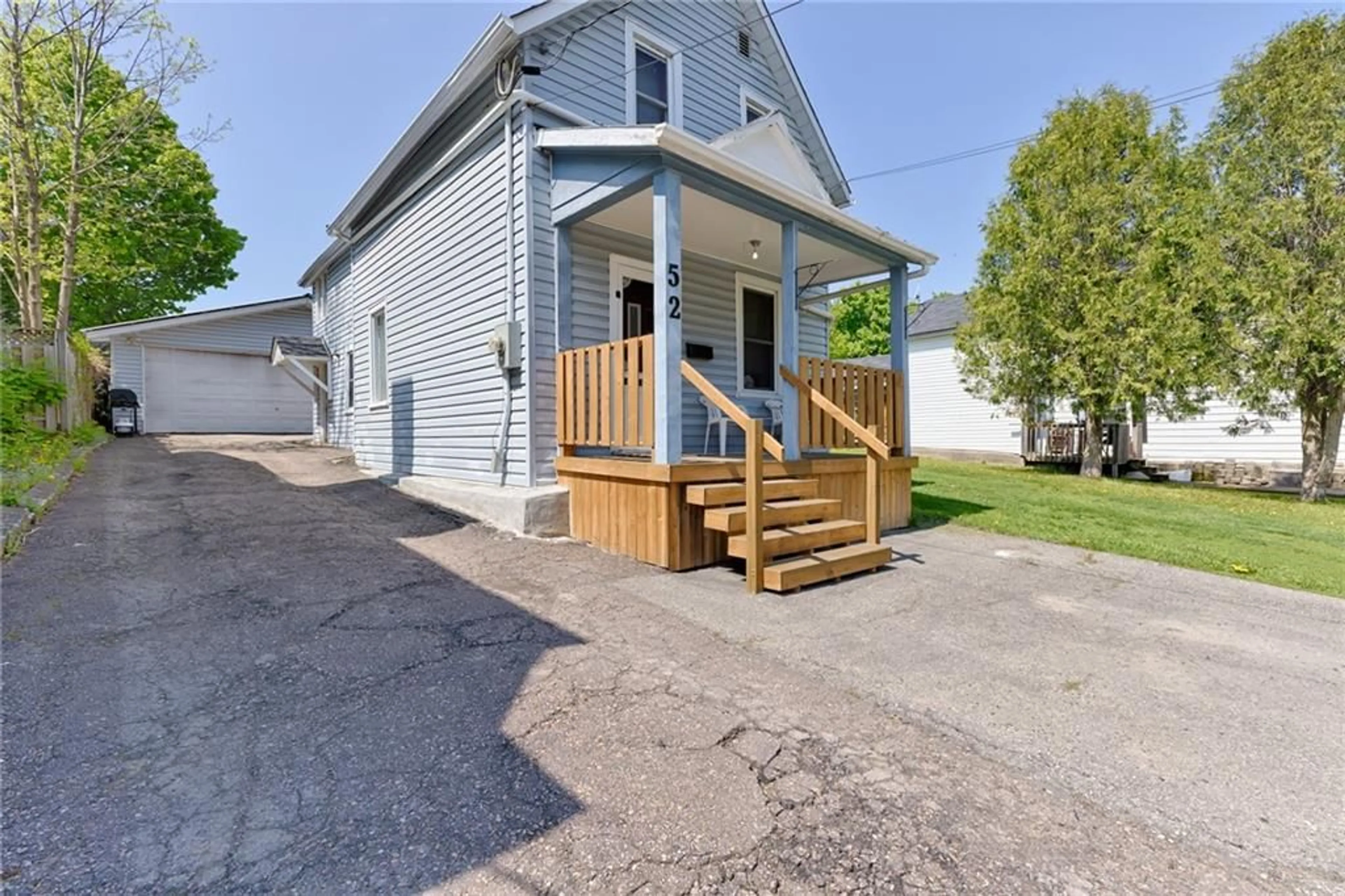 Frontside or backside of a home, cottage for 52 QUEEN St, Renfrew Ontario K7V 2A6