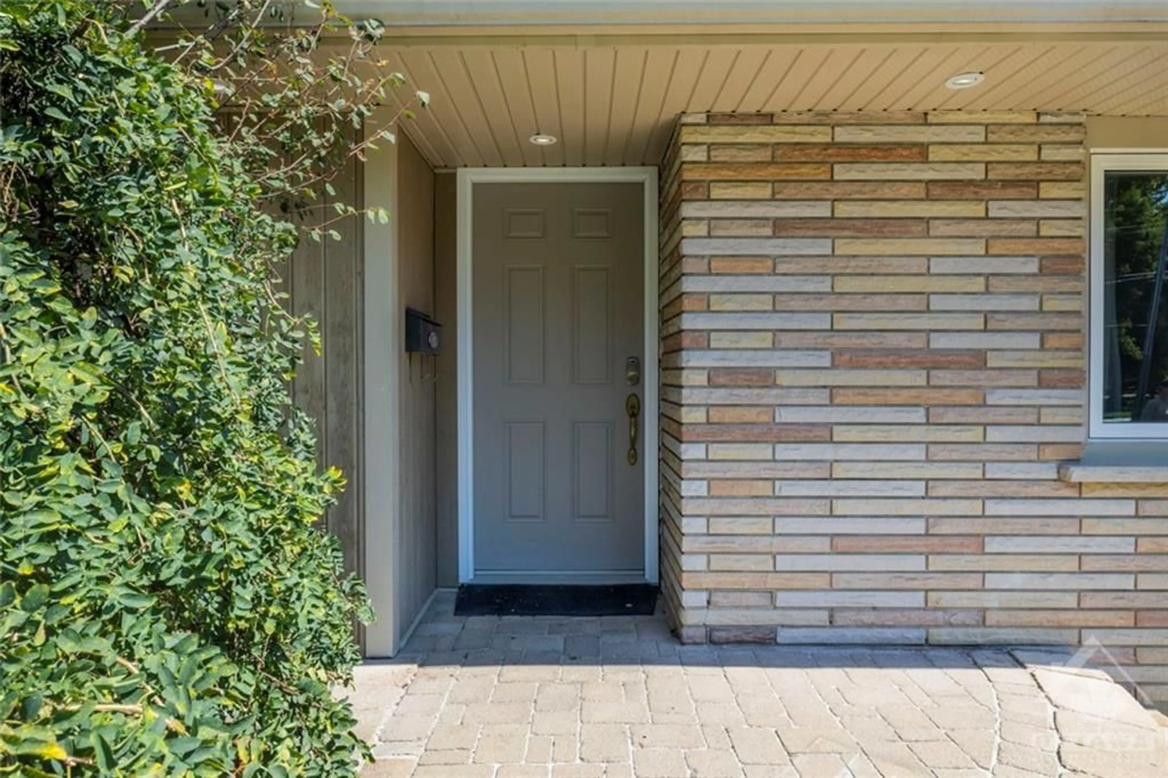 Indoor entryway, wood floors for 3874 CARP Rd, Ottawa Ontario K0A 1L0