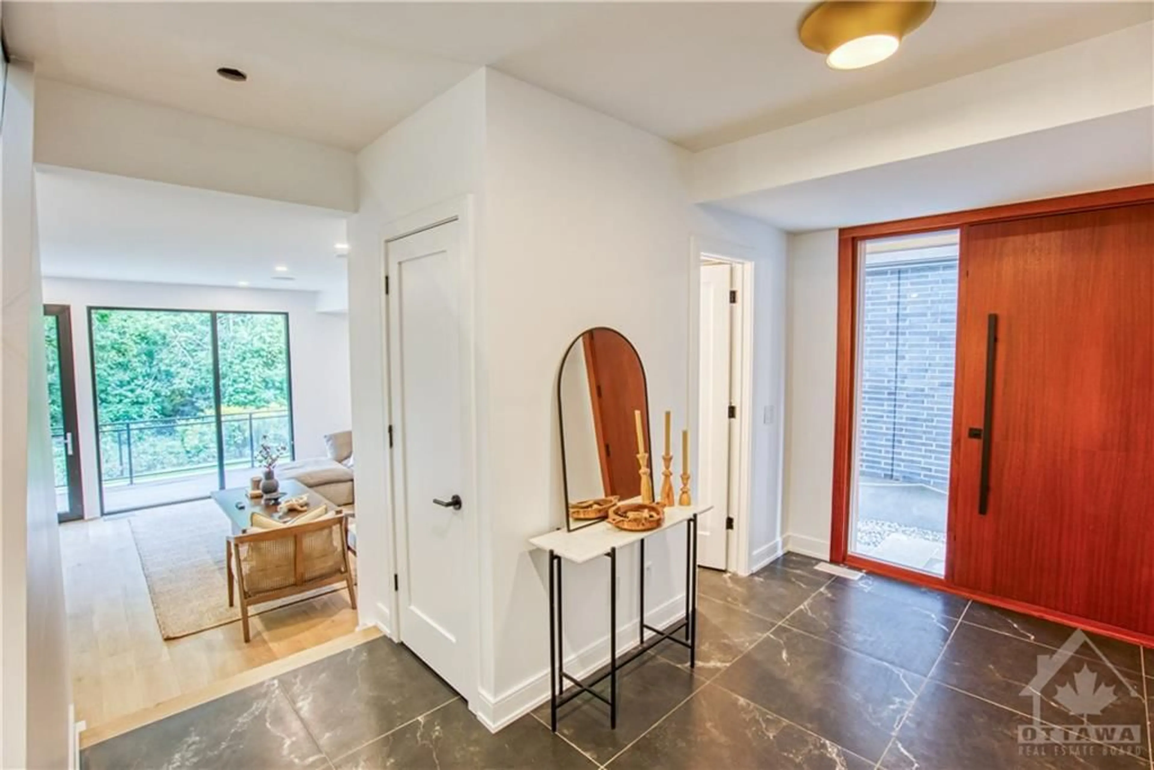 Indoor entryway, wood floors for 125 PERIDOT Pvt, Ottawa Ontario K2C 2K1