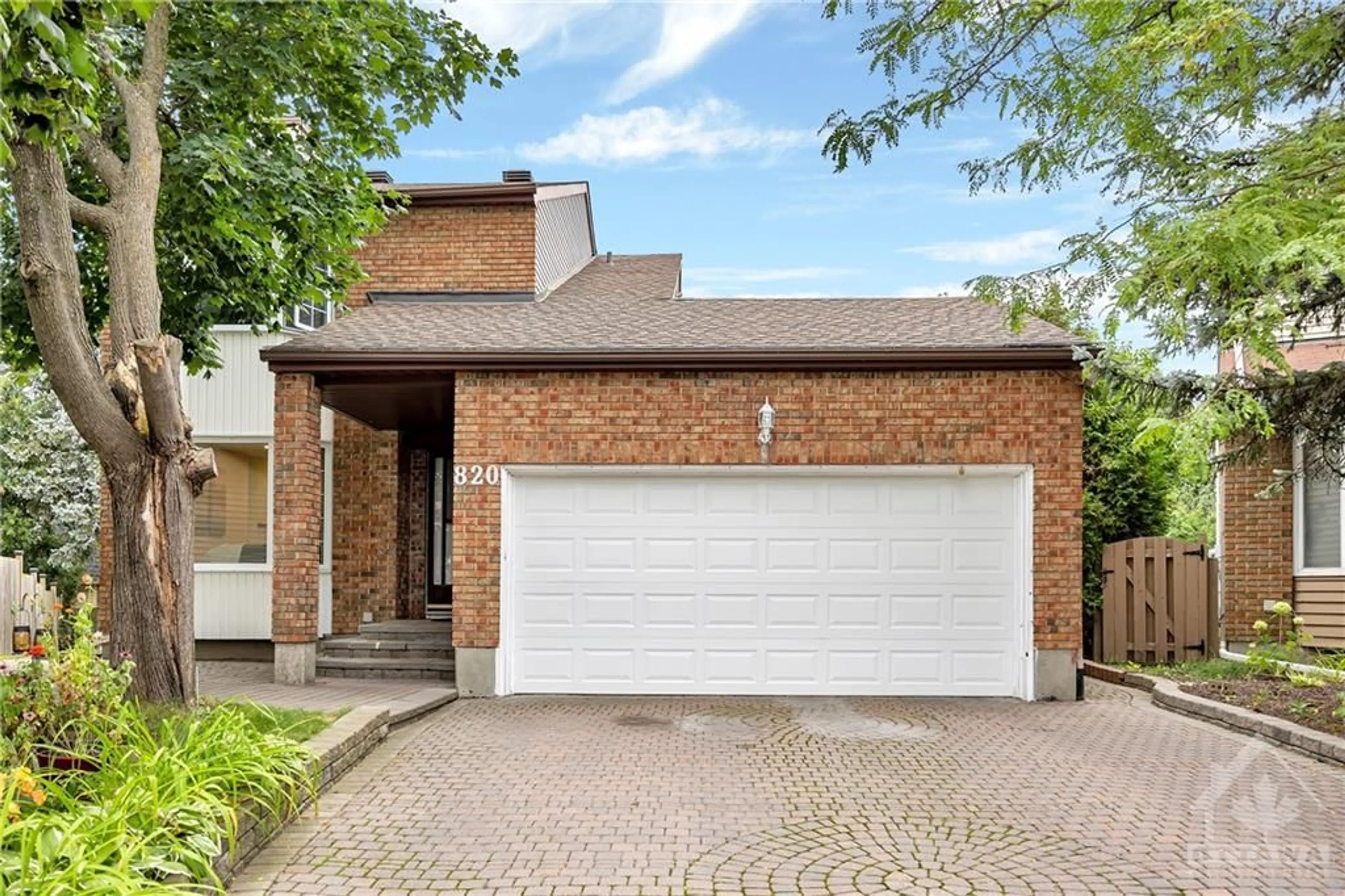 Home with brick exterior material for 820 TORSA Crt, Ottawa Ontario K2B 8P8