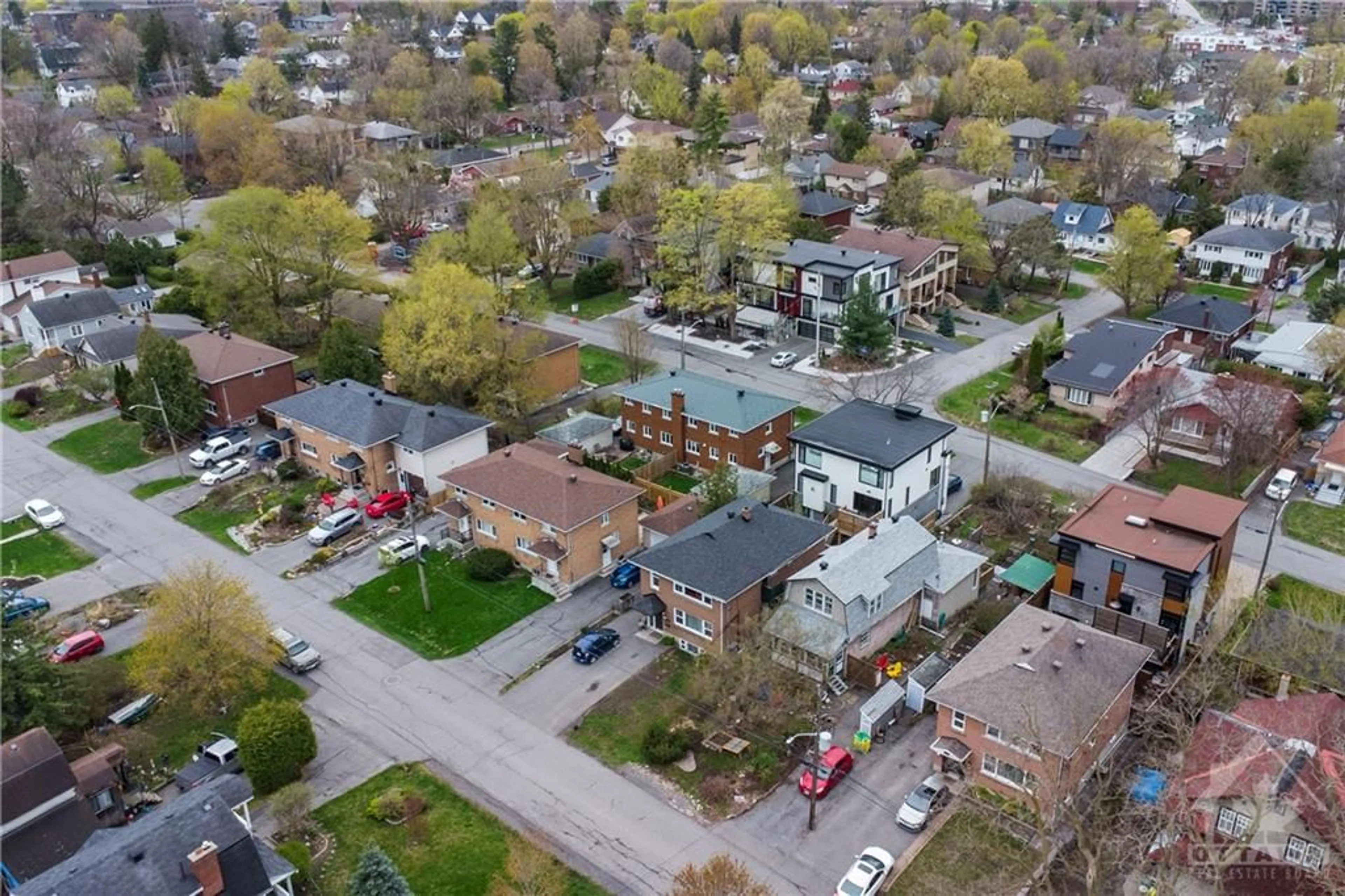 A pic from exterior of the house or condo, the street view for 220 COMPTON Ave, Ottawa Ontario K2B 5A9