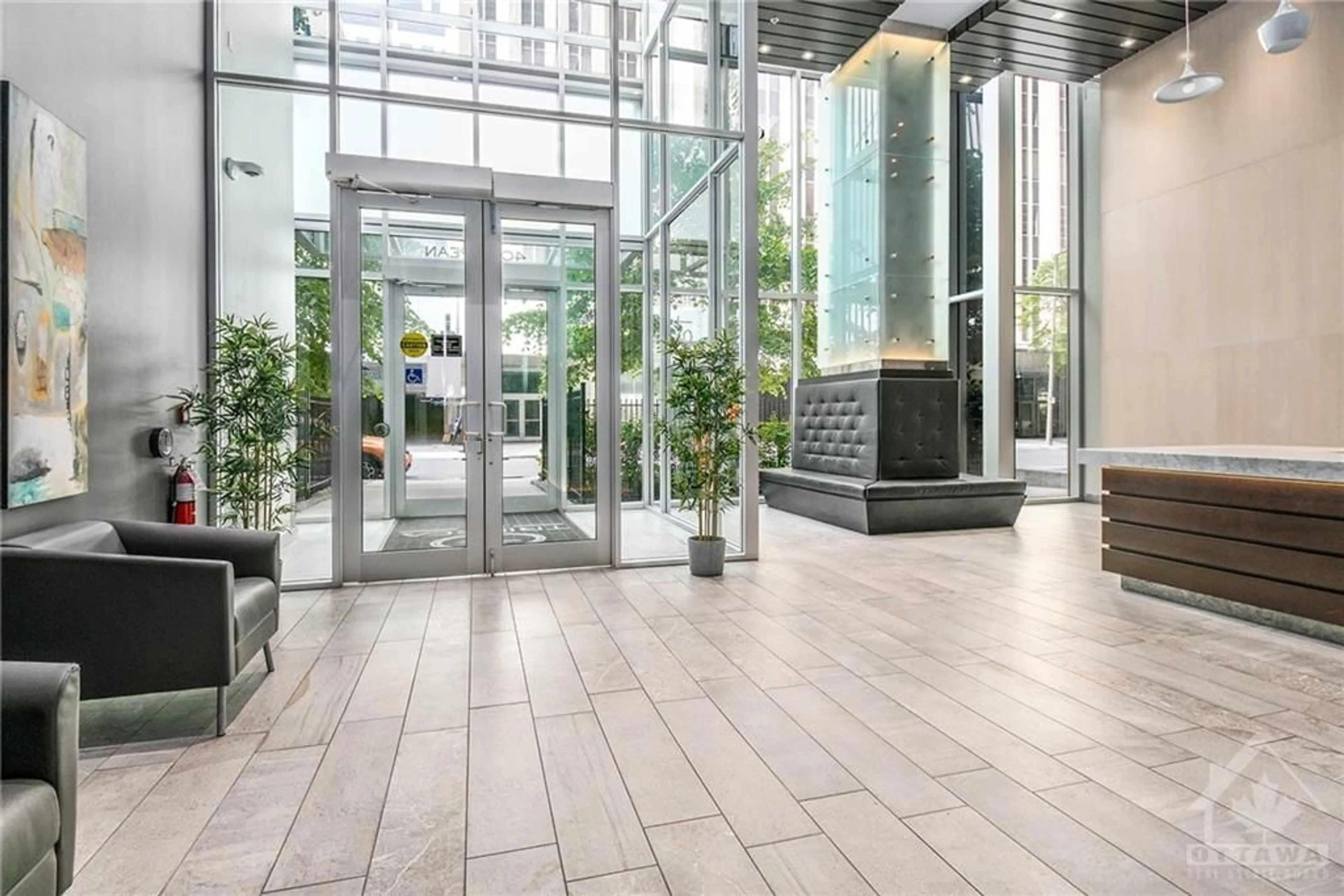 Indoor lobby, ceramic floors for 40 NEPEAN St #303, Ottawa Ontario K2P 0X5