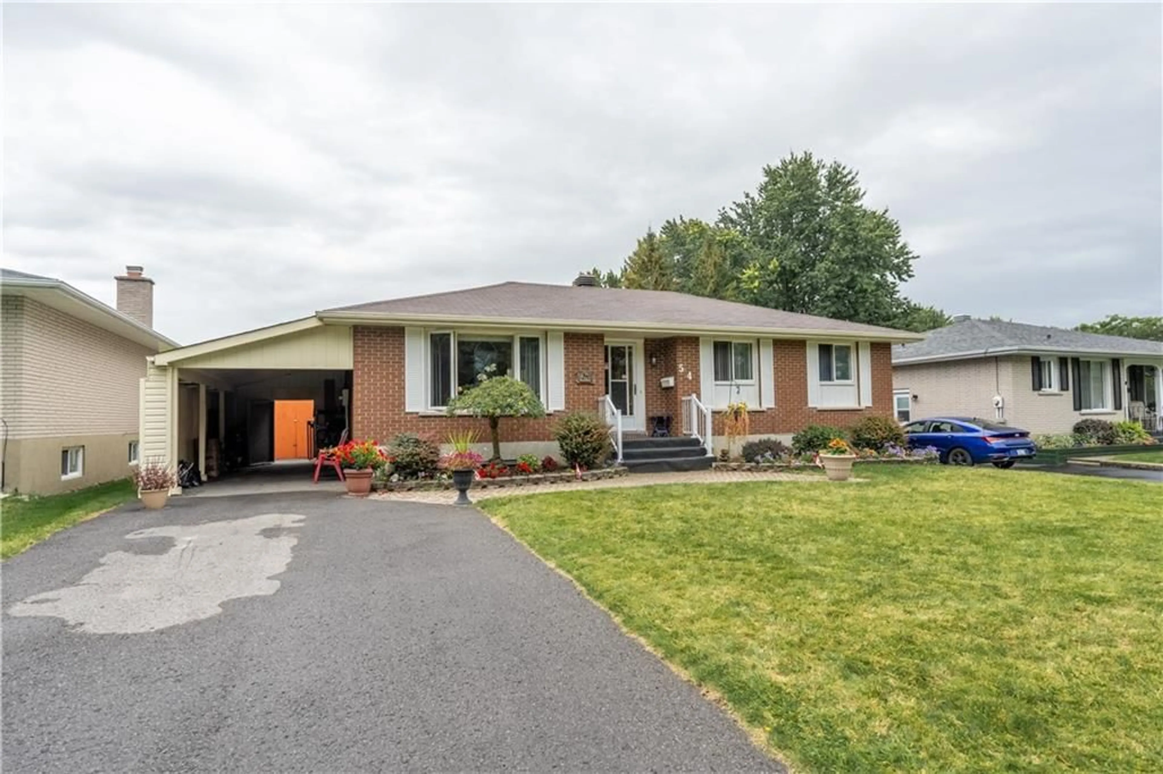 Frontside or backside of a home, the street view for 54 VALECREST Dr, Cornwall Ontario K6H 6E1