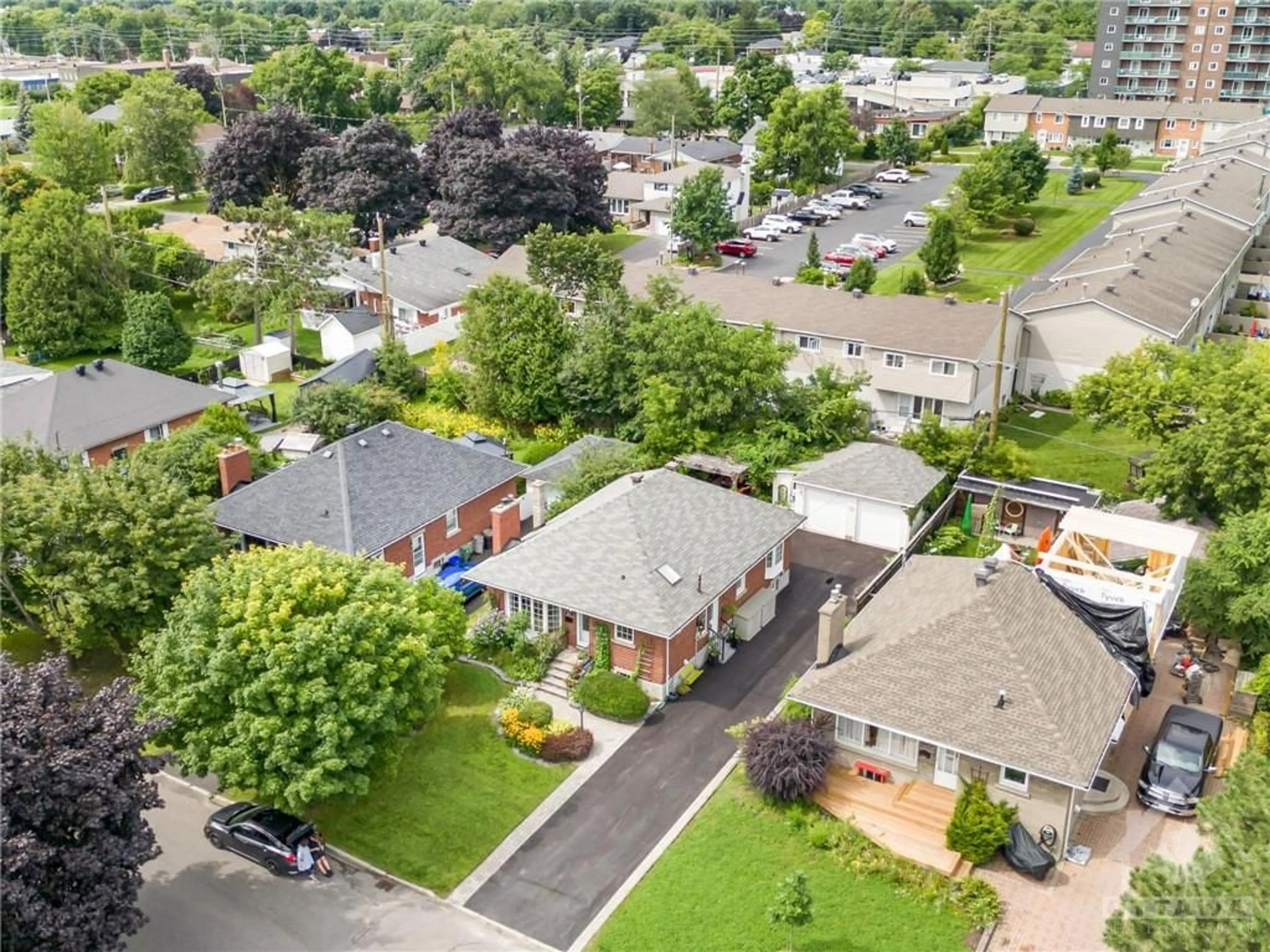 Frontside or backside of a home, the street view for 559 ALESTHER St, Ottawa Ontario K1K 1J1