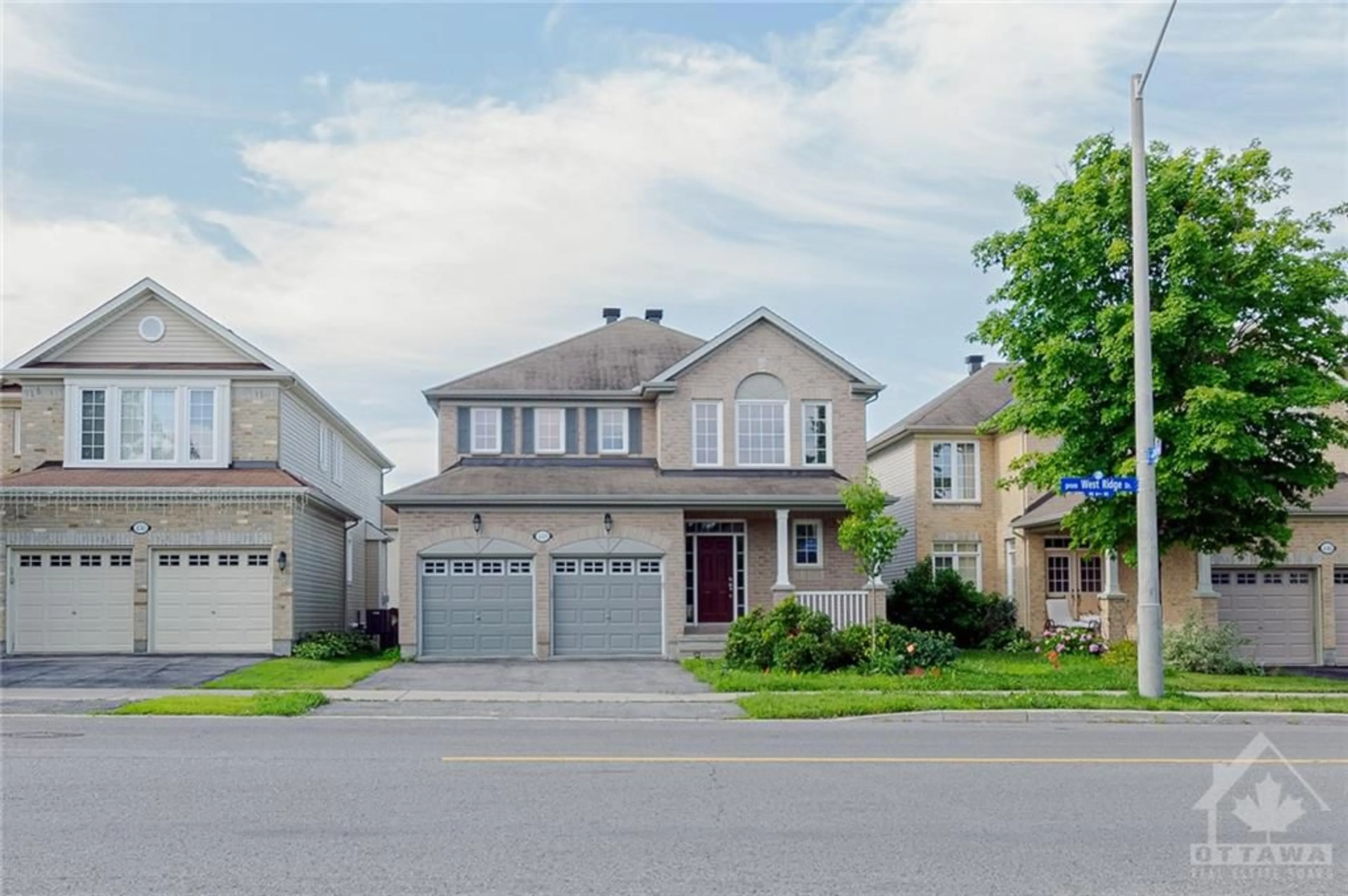 Frontside or backside of a home, the street view for 448 WEST RIDGE Dr, Ottawa Ontario K2S 0K8