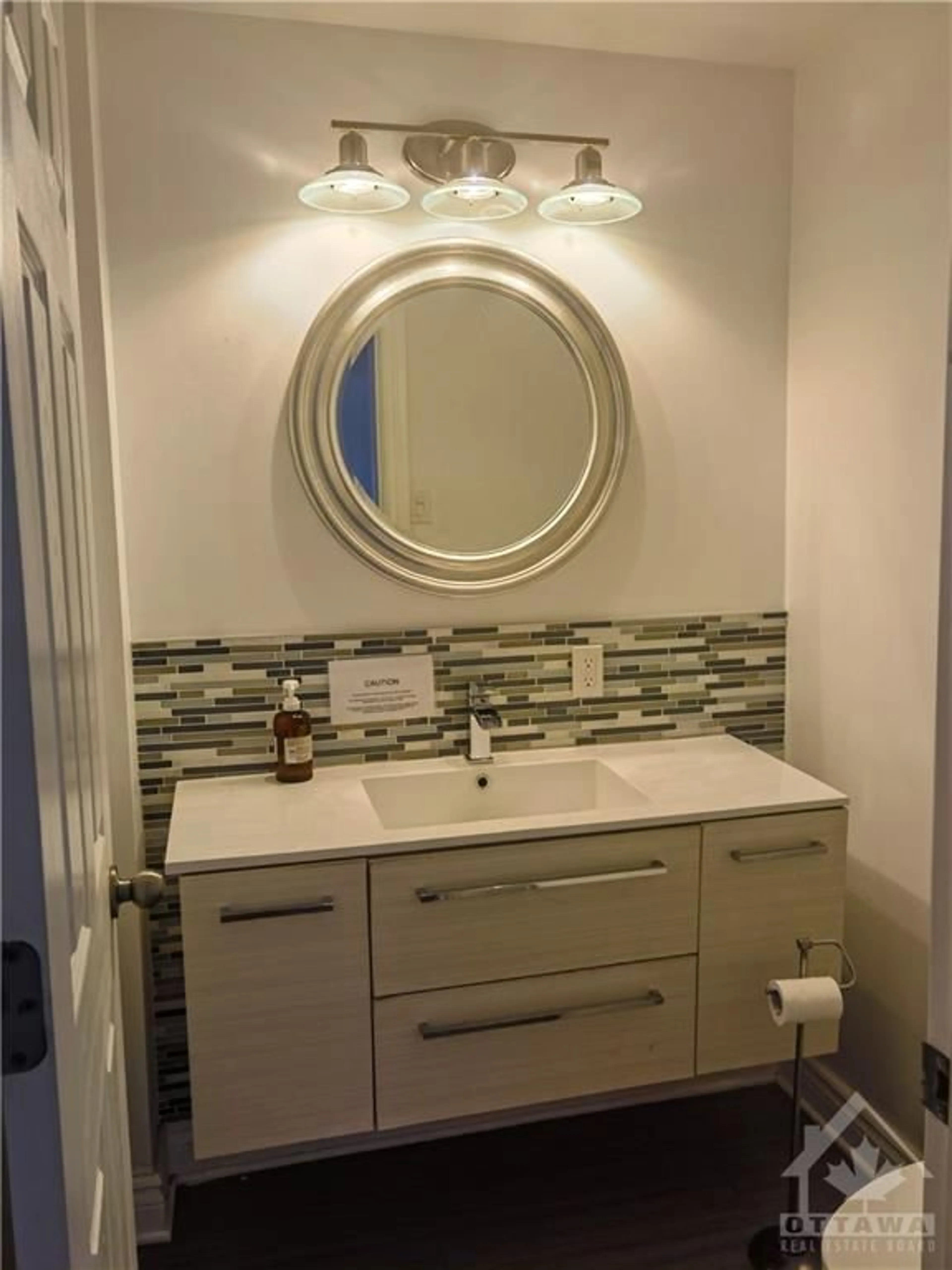 Contemporary bathroom, ceramic floors for 25 ROBINSON Ave #A, Ottawa Ontario K1N 8N8