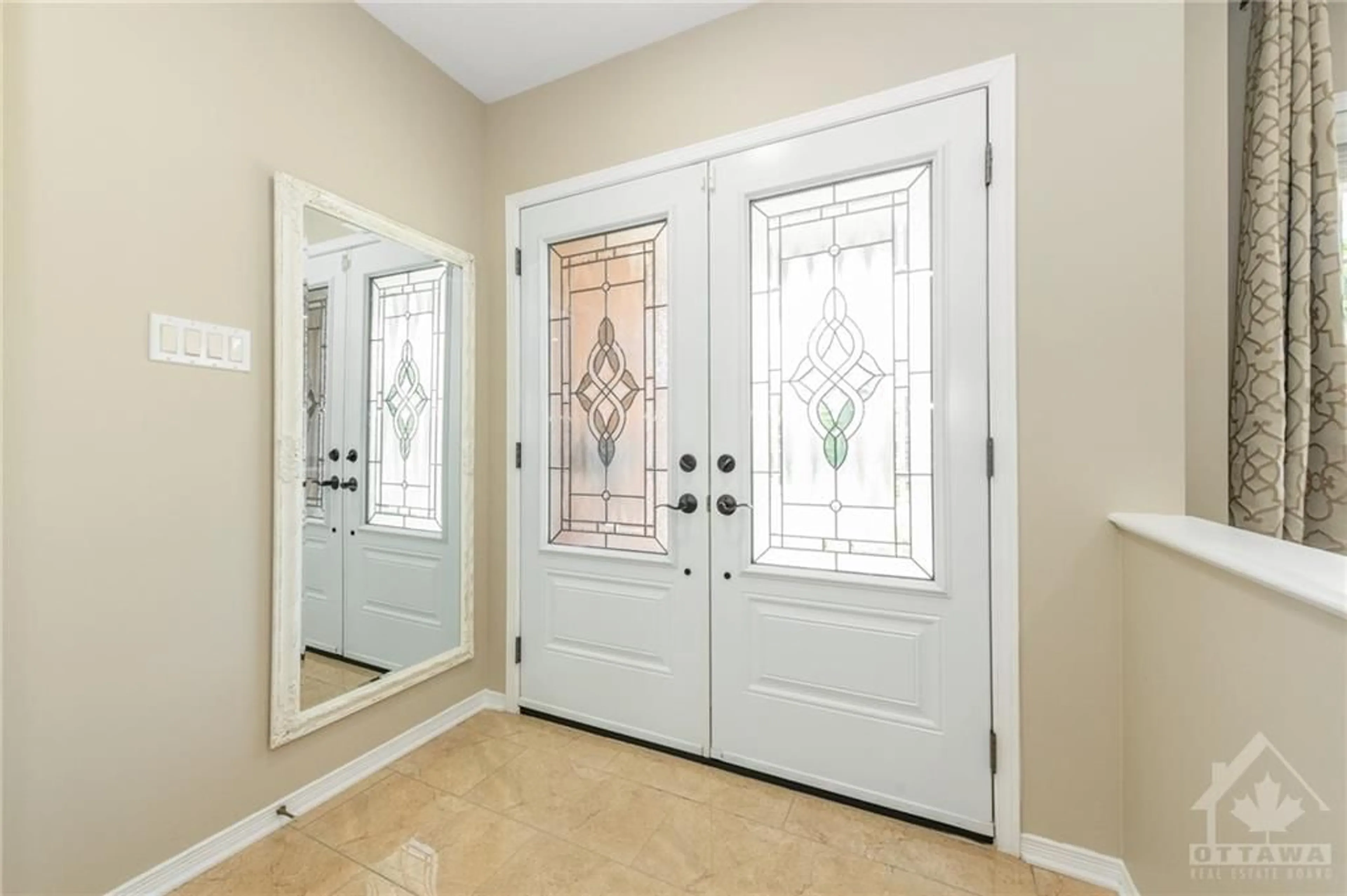 Indoor entryway, wood floors for 247 LUCINDA Cres, Ottawa Ontario K1W 0A3