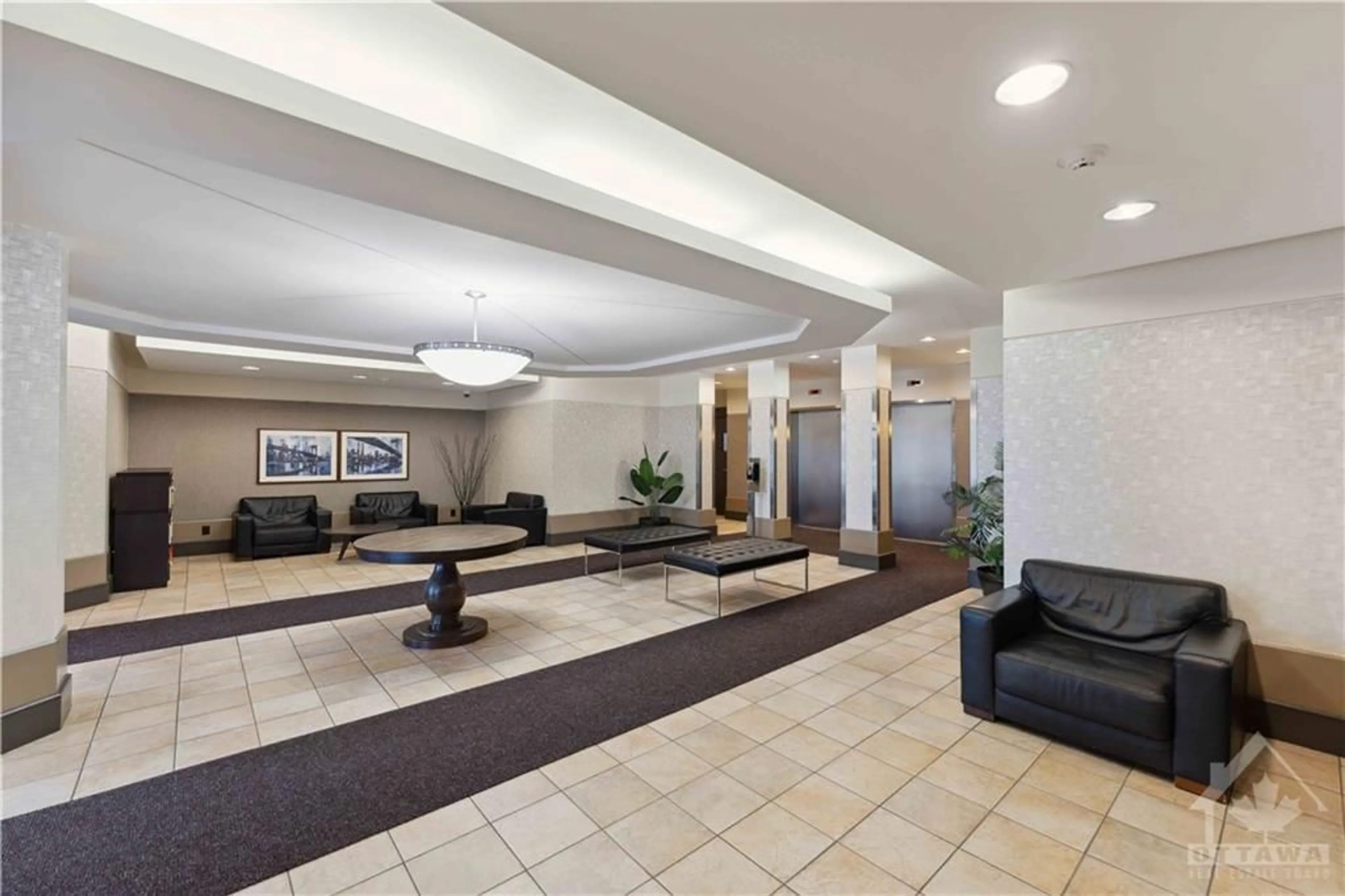 Indoor lobby, unknown floor for 310 CENTRAL PARK Dr #4D, Ottawa Ontario K2C 4G4