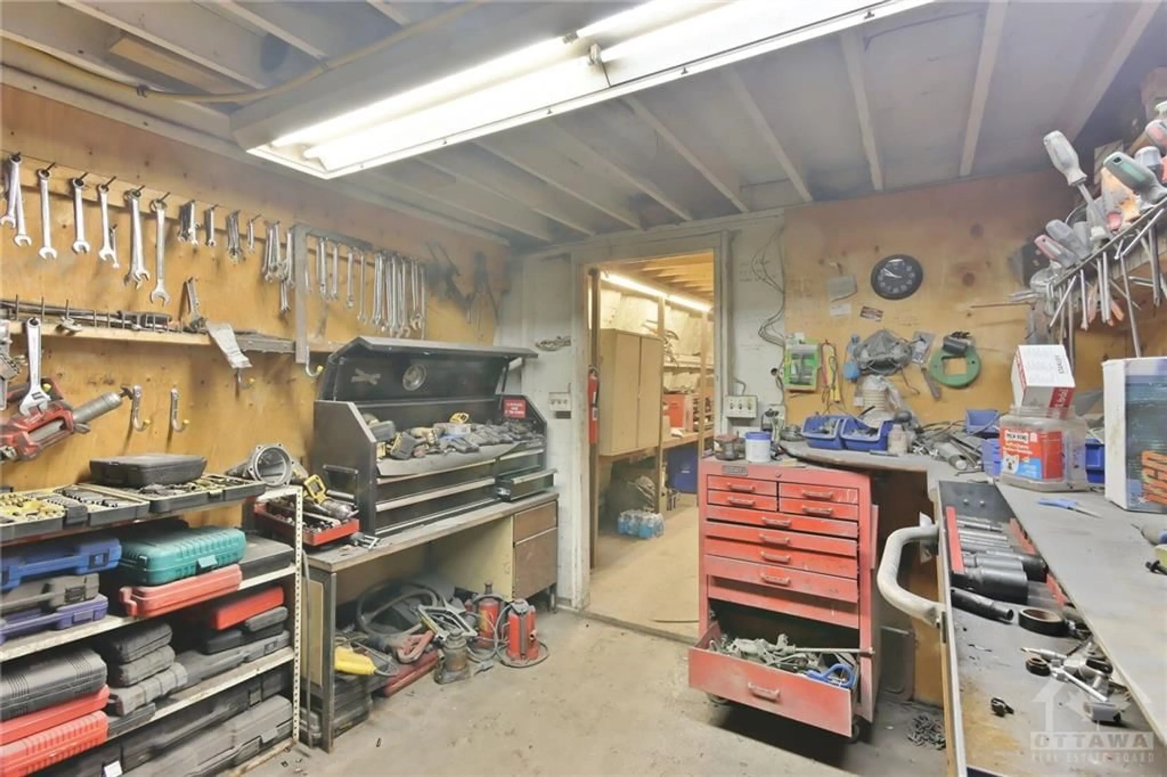 Indoor garage, cement floor for 13109 COUNTY ROAD 3 Rd, Winchester Ontario K0C 2K0