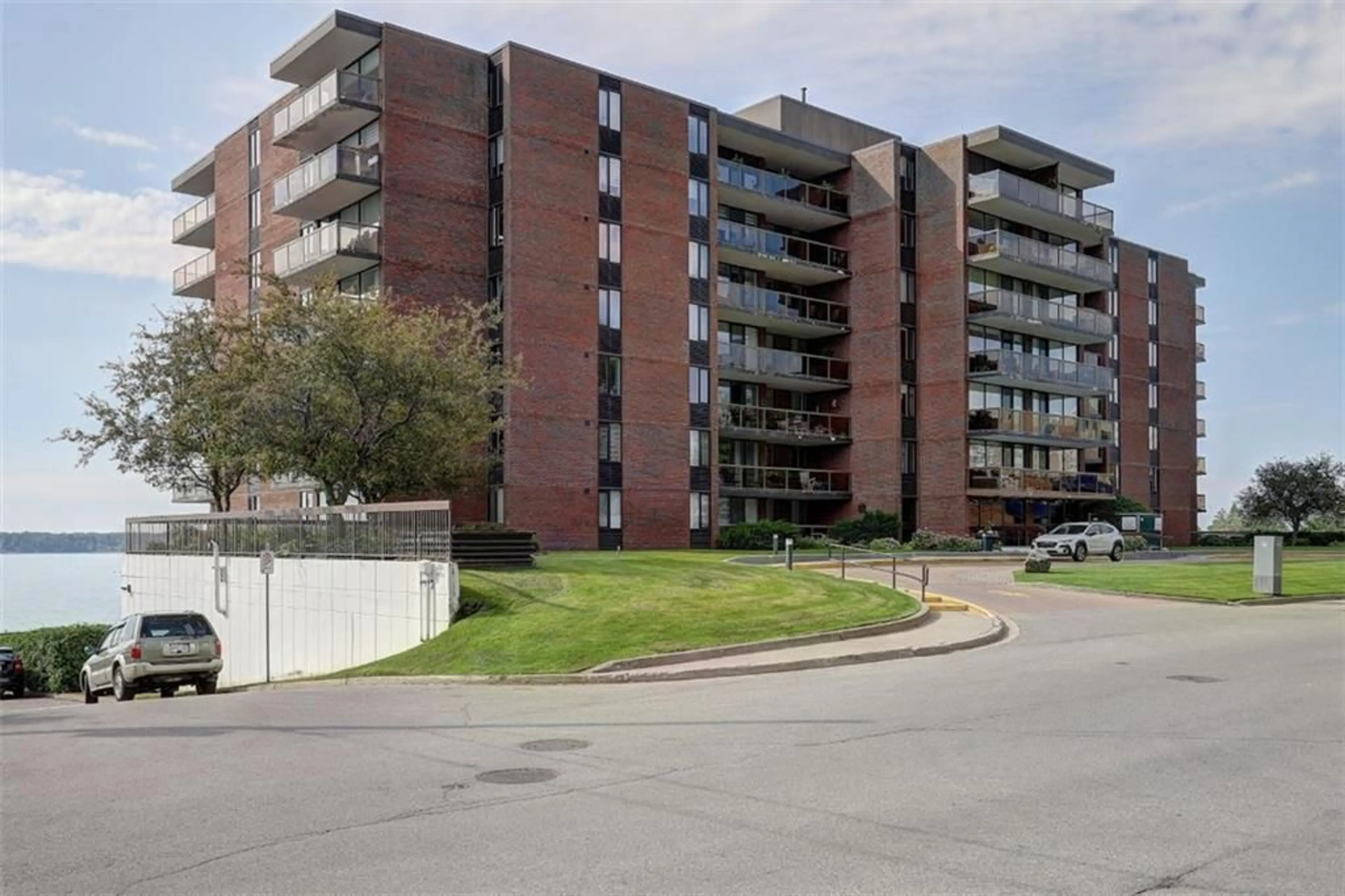 A pic from exterior of the house or condo for 55 WATER St #406, Brockville Ontario K6V 1A3