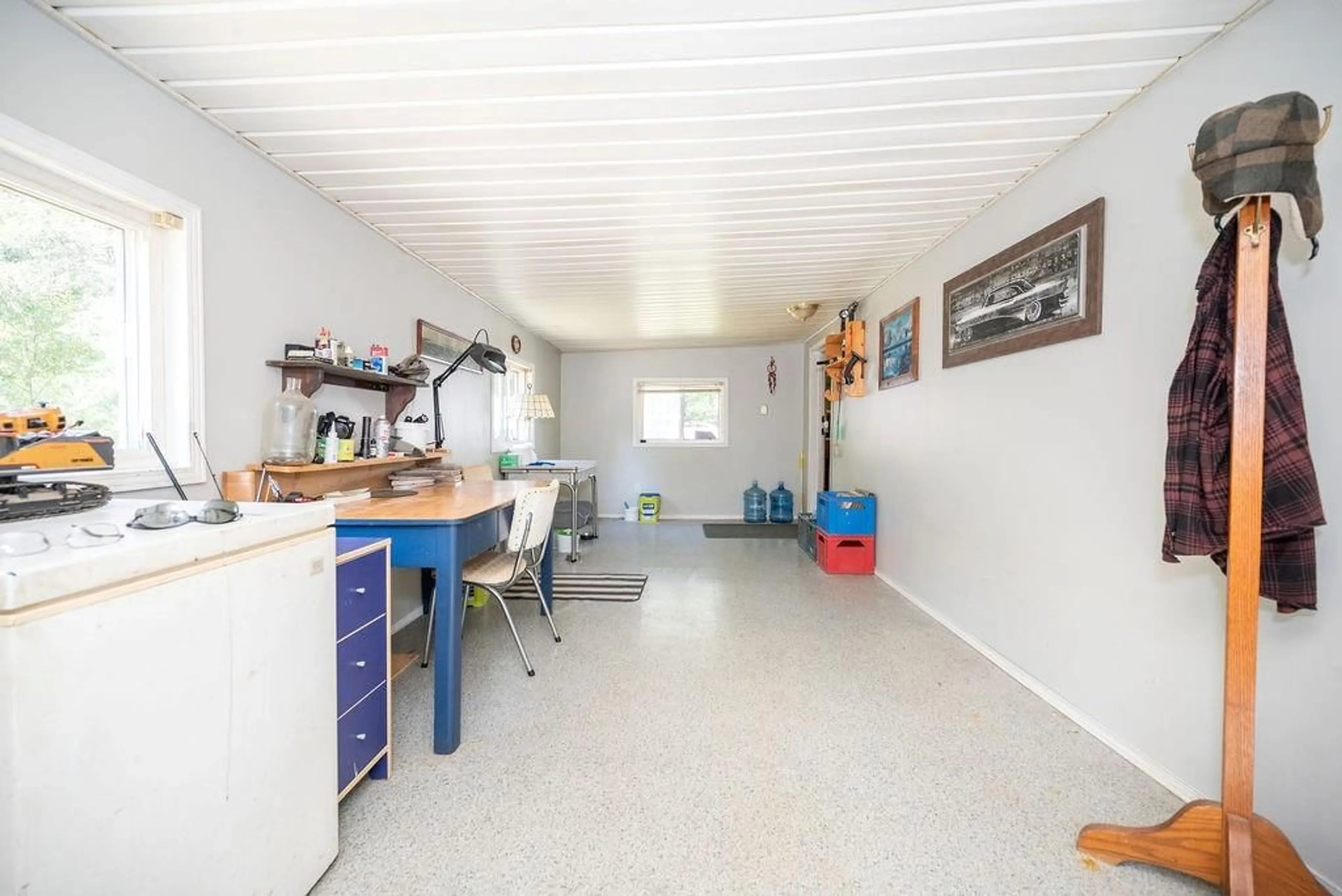 Indoor garage, cement floor for 20 HUNTERS RUN Lane, Chalk River Ontario K0J 1J0