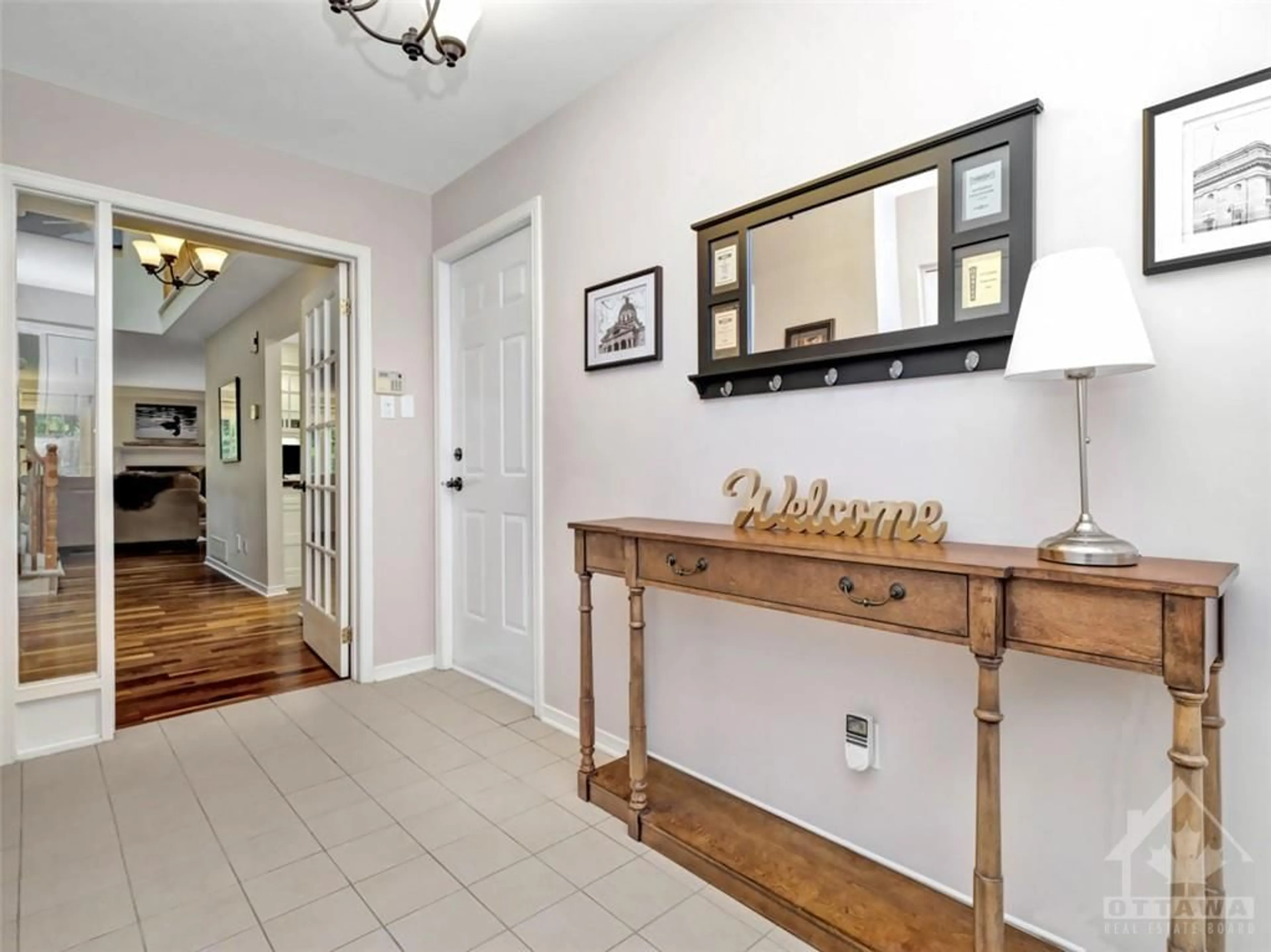 Indoor entryway, wood floors for 9 WATERFORD Way, Ottawa Ontario K2E 7V4