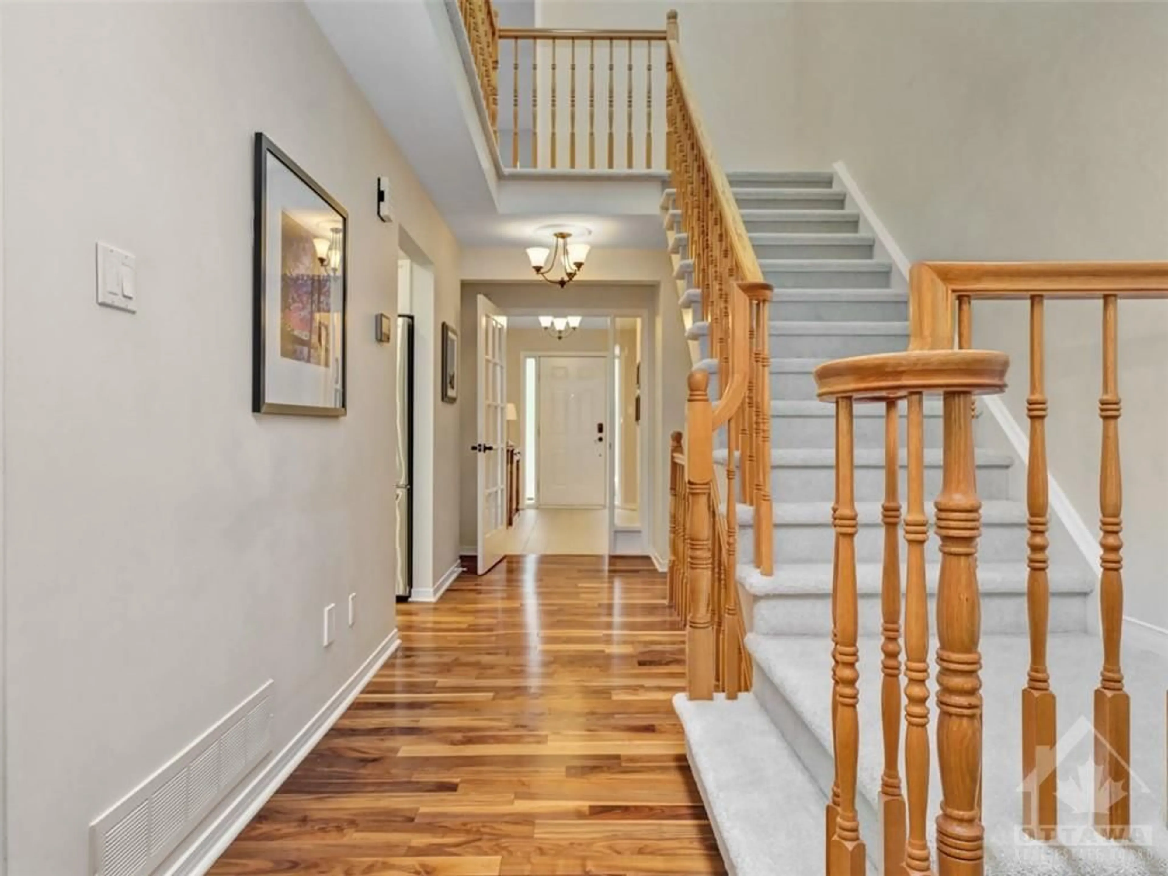 Indoor foyer, wood floors for 9 WATERFORD Way, Ottawa Ontario K2E 7V4