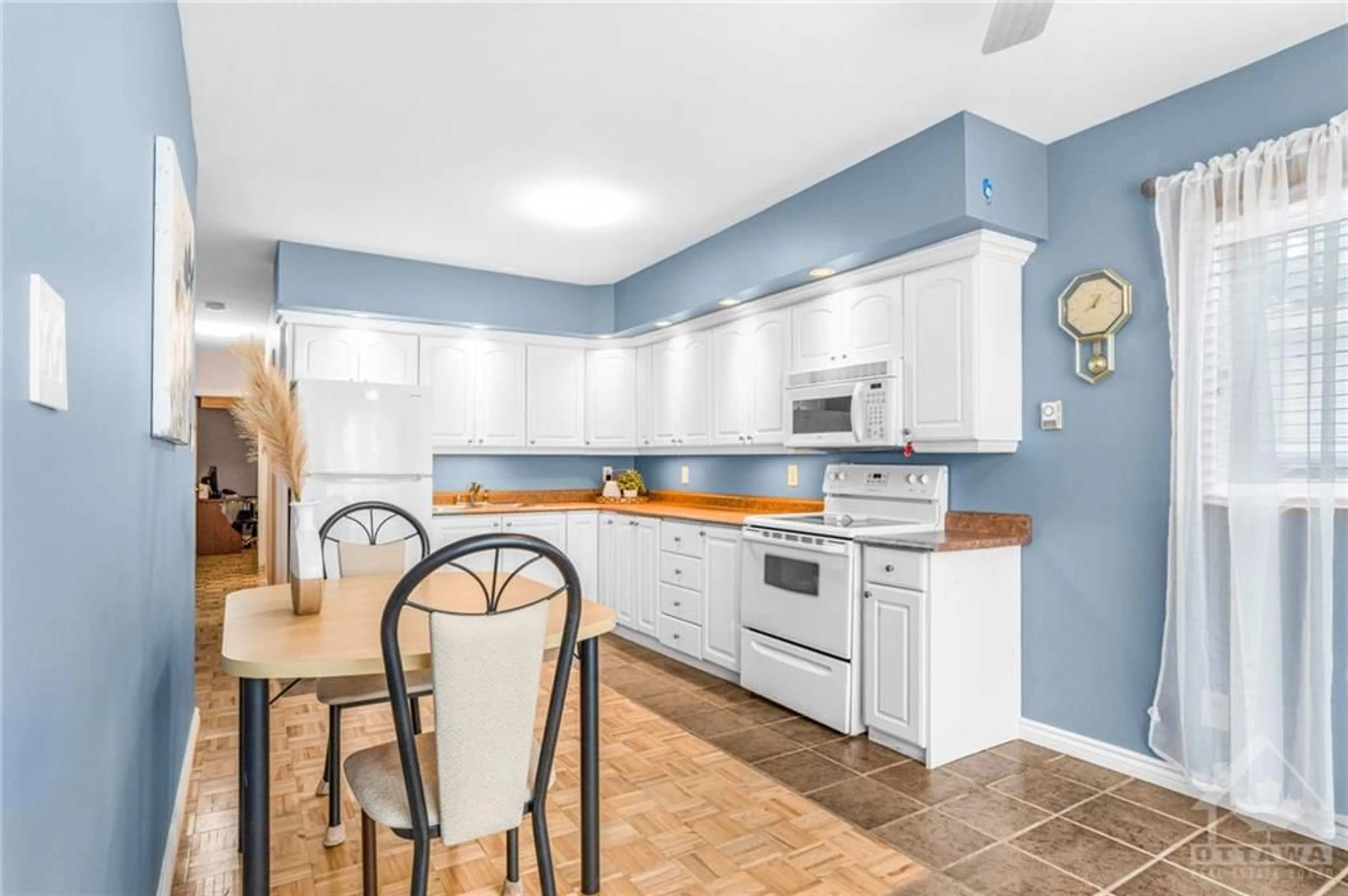 Standard kitchen, wood floors, cottage for 3535 ST JOSEPH Blvd #29, Orleans Ontario K4A 0Z6